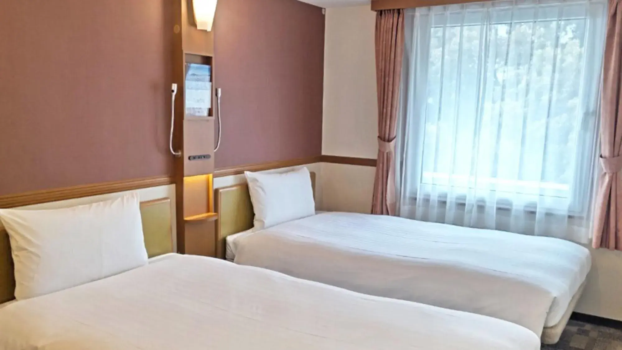 Twin Room - Smoking in Toyoko Inn Atami Ekimae Twin Room - Smoking in Toyoko Inn Atami Ekimae