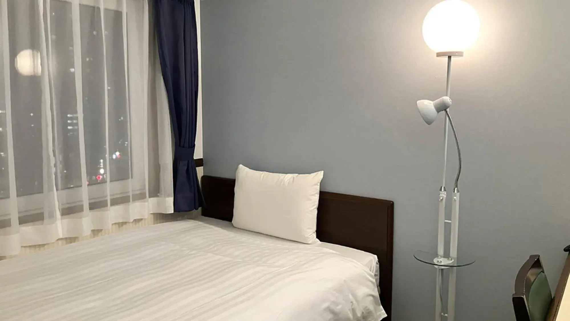 Standard Single Room - Smoking in Toyoko Inn Hiroshima Ekimae Ohashi Minami Standard Single Room - Smoking in Toyoko Inn Hiroshima Ekimae Ohashi Minami