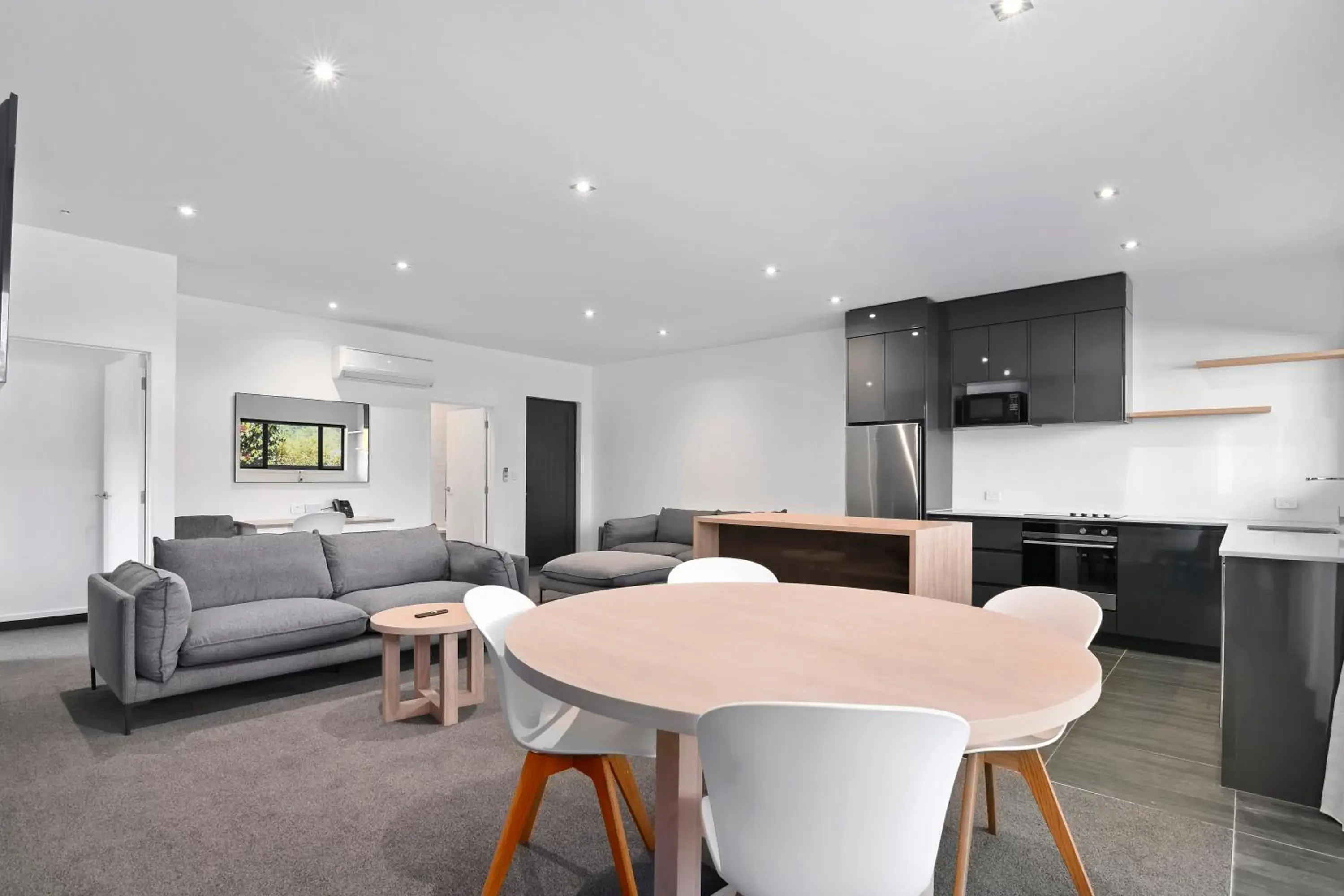 Family Room with Private Bathroom in Grand Suites Murchison Family Room with Private Bathroom in Grand Suites Murchison