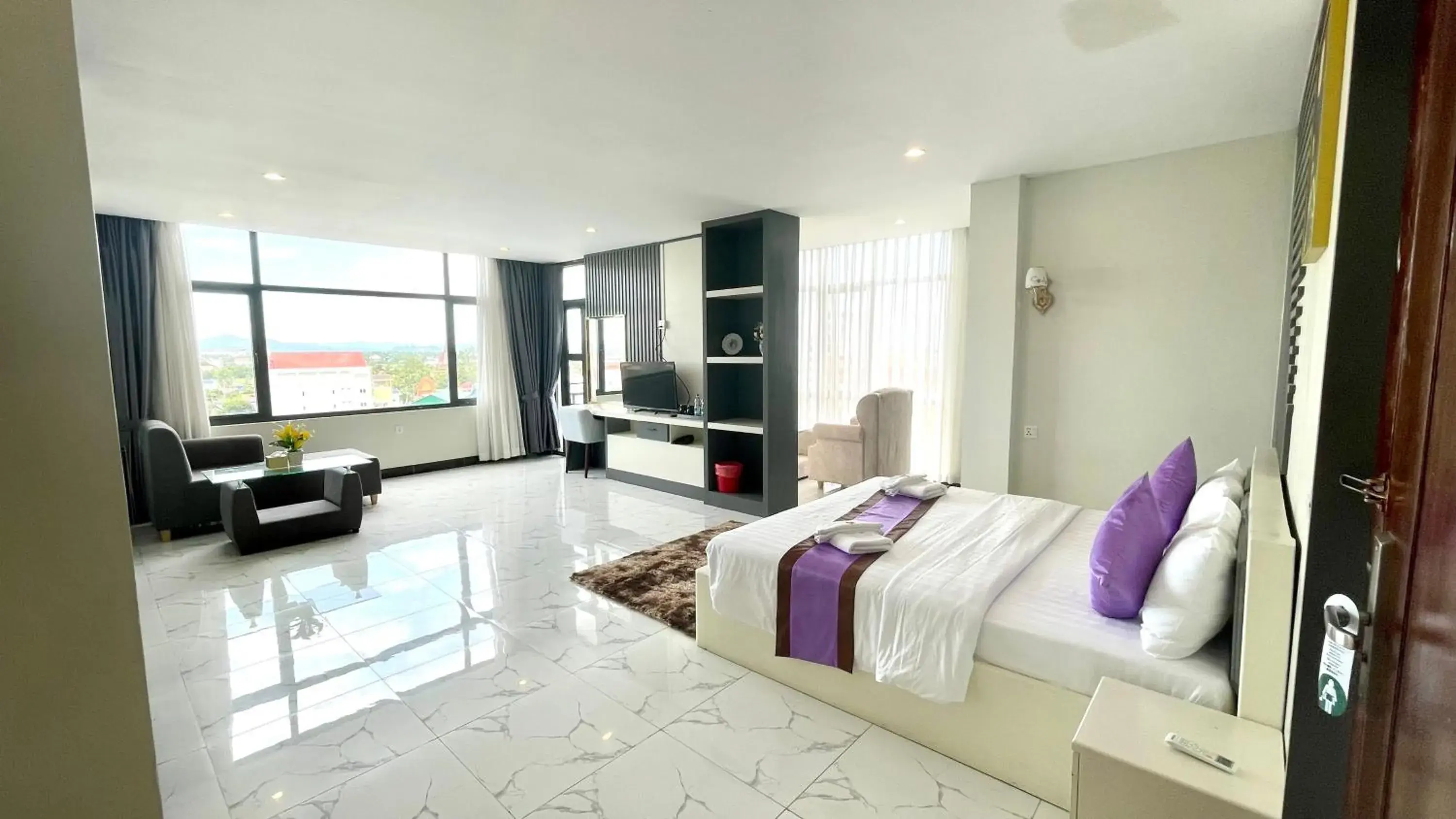 Junior Suite in Kampot Sunny Hotel Junior Suite in Kampot Sunny Hotel