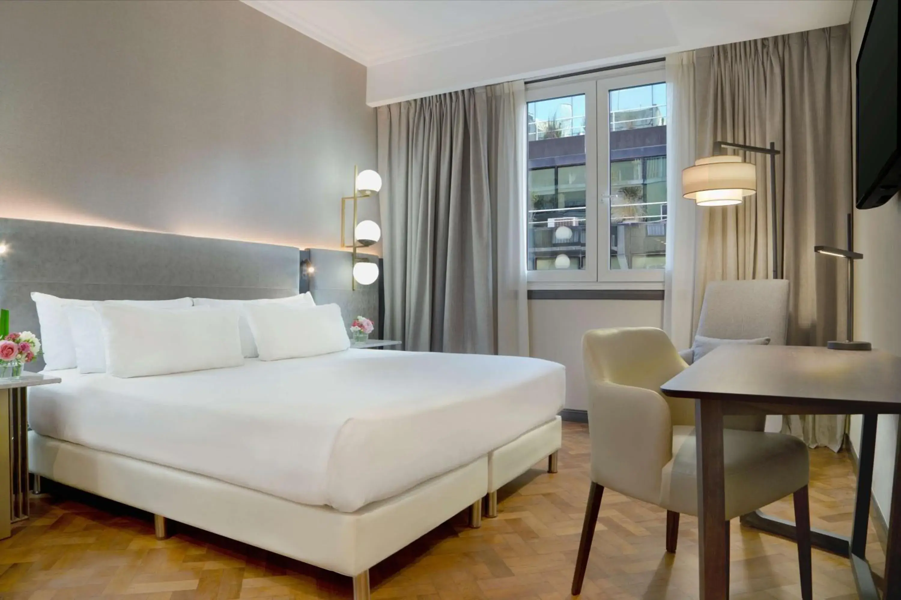 Premium Double Room with View in NH Collection Buenos Aires Crillón Premium Double Room with View in NH Collection Buenos Aires Crillón