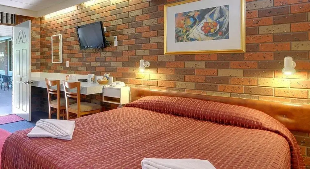 Executive Queen Room in Cedar Lodge Motel Executive Queen Room in Cedar Lodge Motel