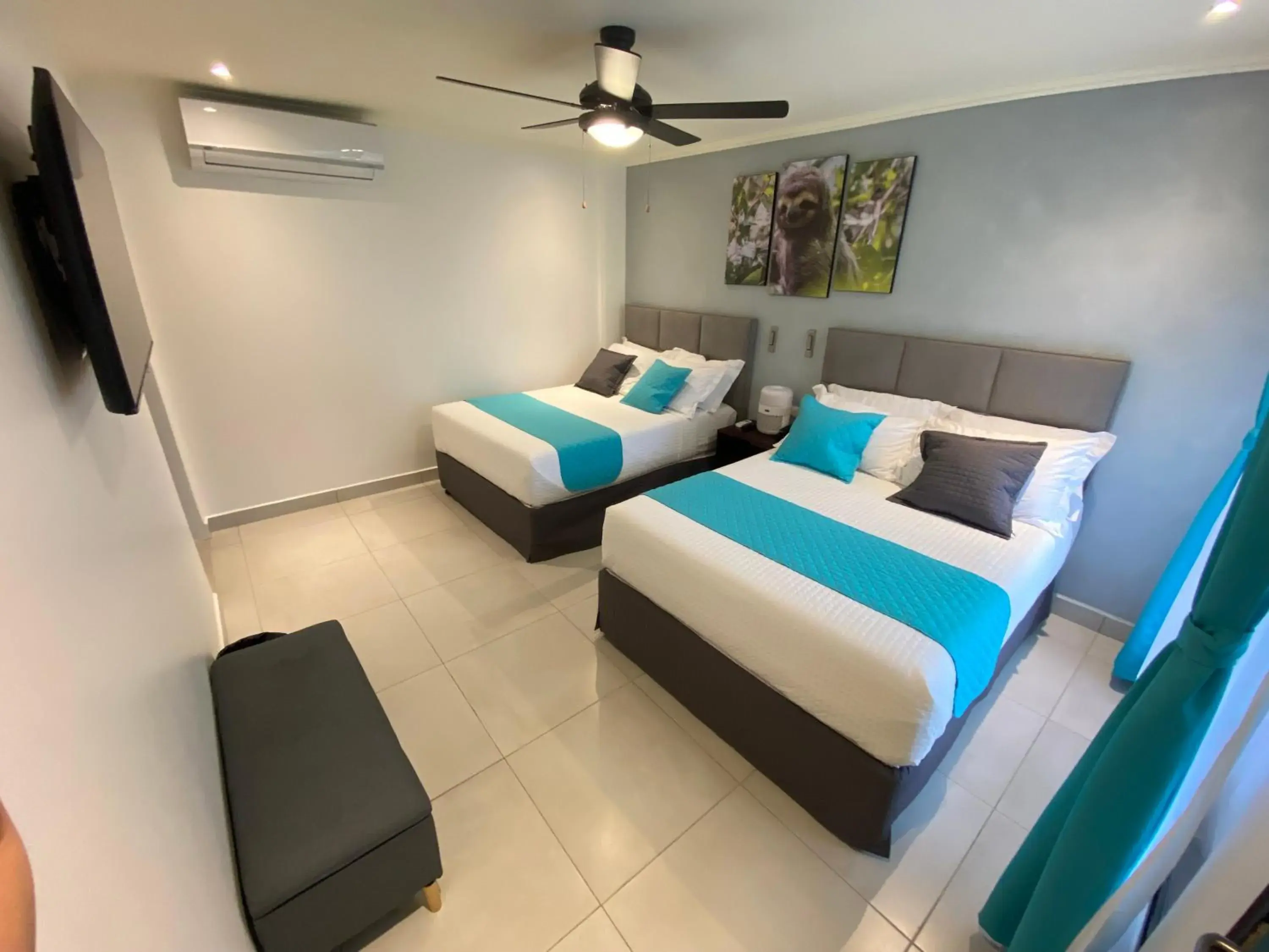 Superior Quadruple Room in Hotel Naoz Superior Quadruple Room in Hotel Naoz