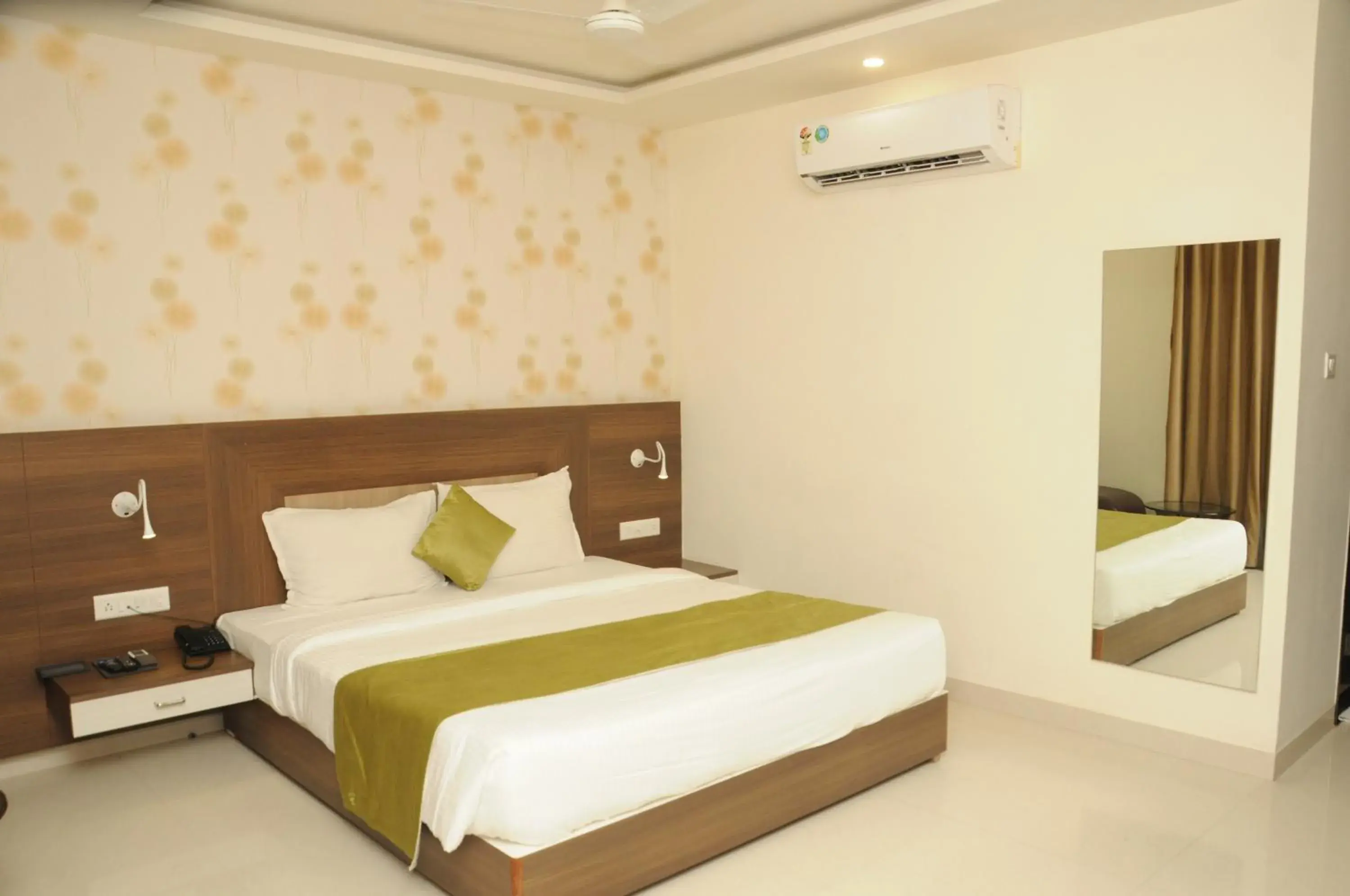 Deluxe Double Room in Daksh The Madhuvan Suites Dwarka Deluxe Double Room in Daksh The Madhuvan Suites Dwarka