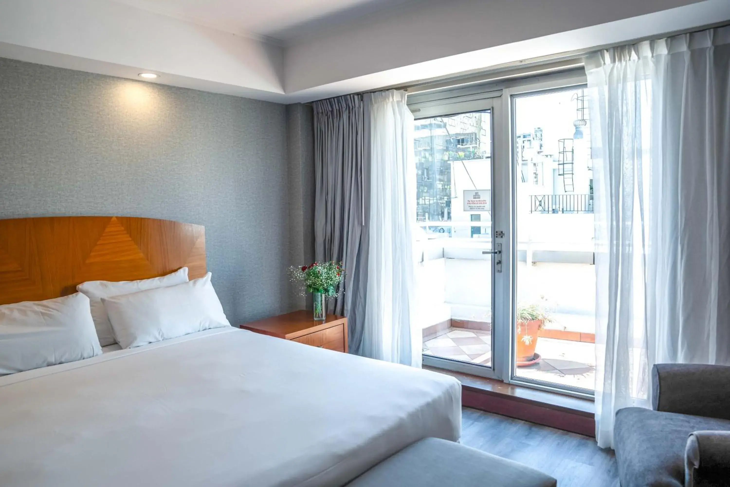 King Room with Balcony in Doubletree By Hilton Buenos Aires King Room with Balcony in Doubletree By Hilton Buenos Aires