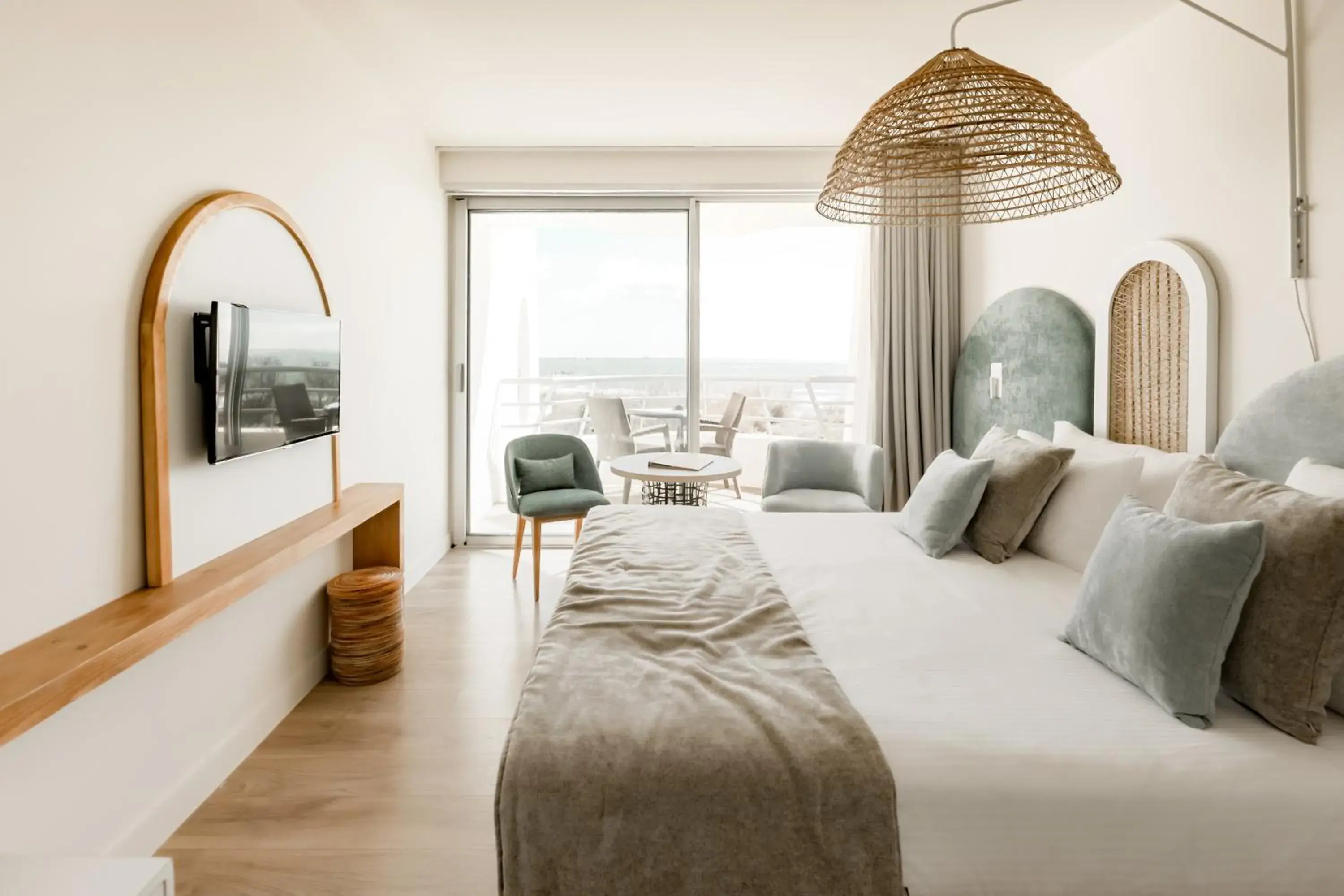 Deluxe Double Room with Balcony and Sea View in Hôtel Les Corallines - Thalasso & Resort Deluxe Double Room with Balcony and Sea View in Hôtel Les Corallines - Thalasso & Resort