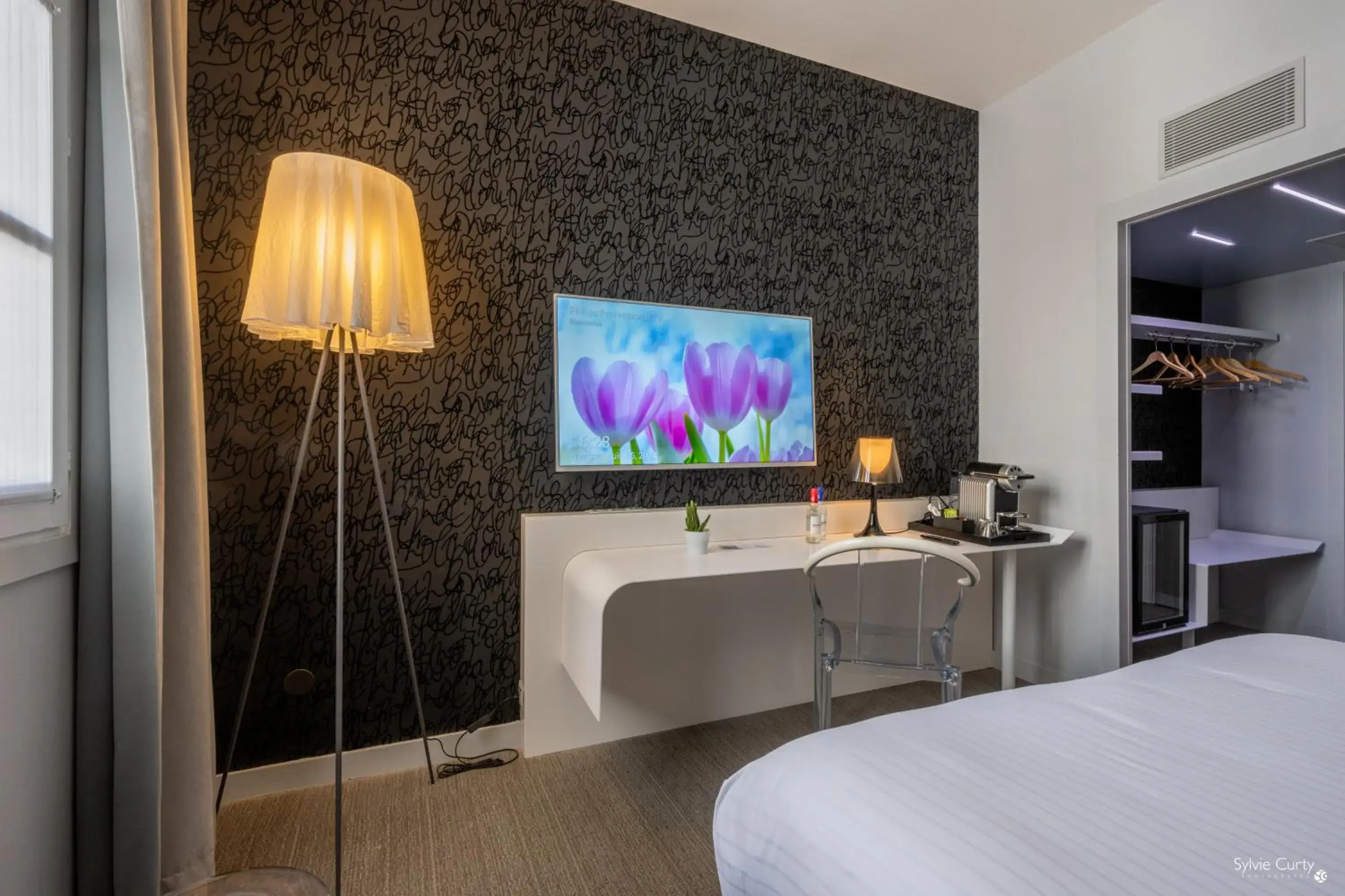 Cozy Room in Hôtel La Monnaie Arty & Spa Cozy Room in Hôtel La Monnaie Arty & Spa