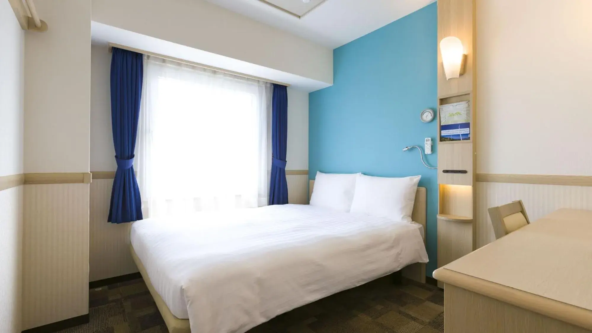 Double Room - single occupancy - Non-Smoking in Toyoko Inn Hokkaido Shin Hakodate Hokuto eki Minami guchi Double Room - single occupancy - Non-Smoking in Toyoko Inn Hokkaido Shin Hakodate Hokuto eki Minami guchi