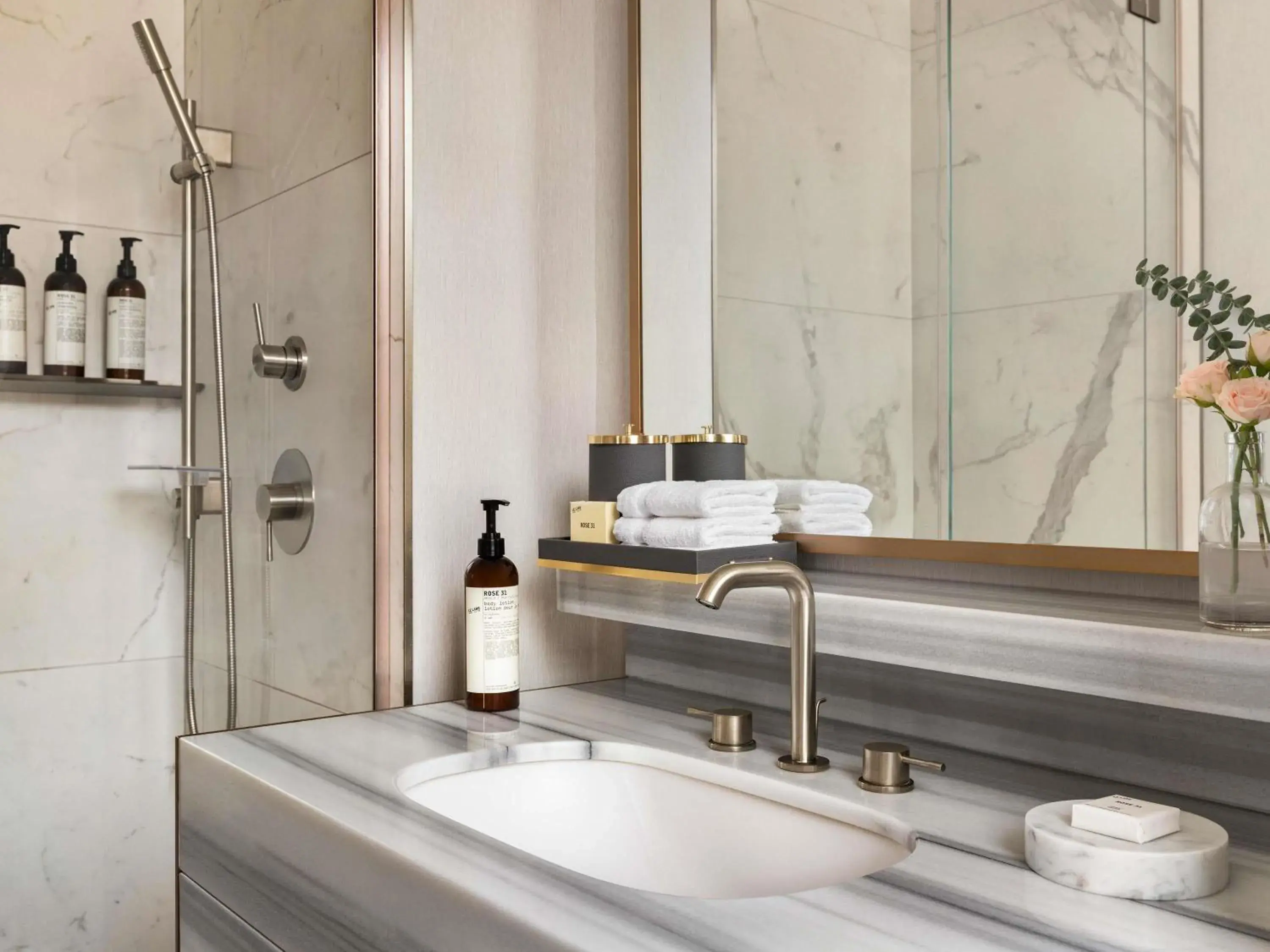 Fairmont Queen Room with Two Queen Beds and Mountain View in Fairmont Château Lake Louise Fairmont Queen Room with Two Queen Beds and Mountain View in Fairmont Château Lake Louise