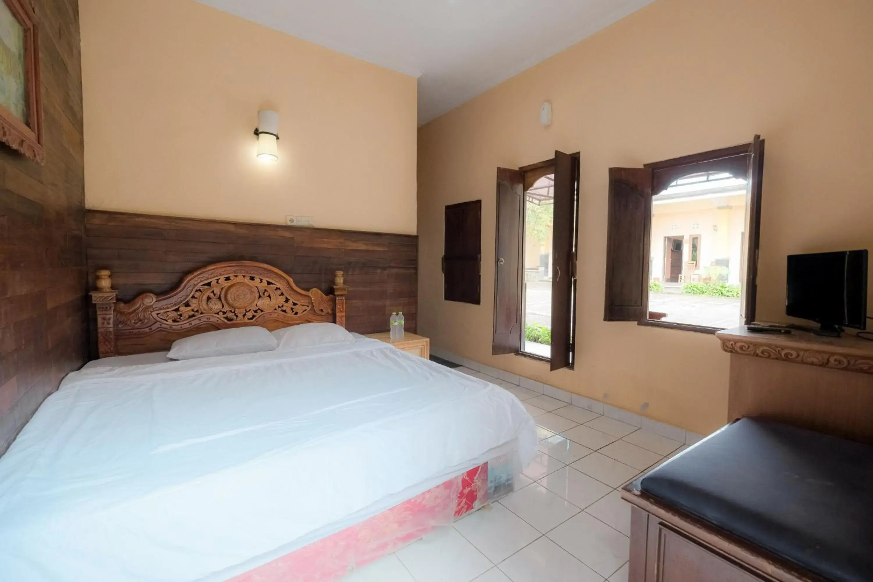 Superior Double Room in Pelangi Homestay Bedugul RedPartner Superior Double Room in Pelangi Homestay Bedugul RedPartner