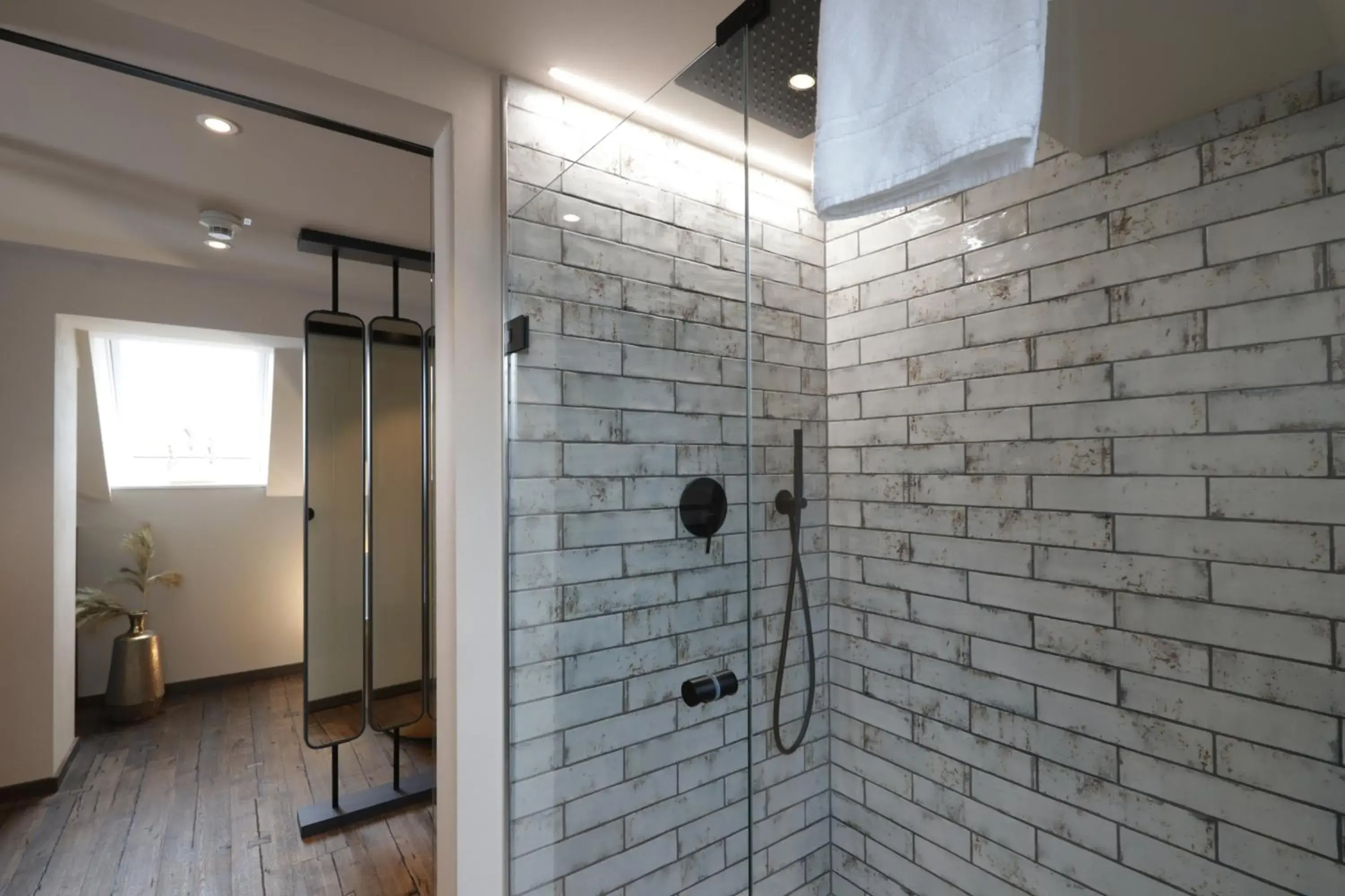 Superior Family Room - single occupancy in REINHARDTs HOTEL Superior Family Room - single occupancy in REINHARDTs HOTEL