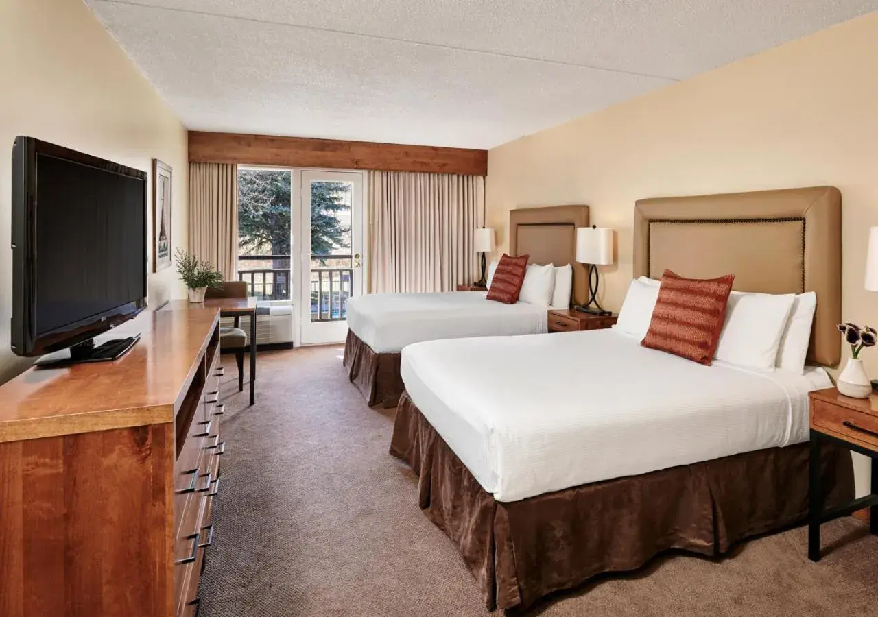 Standard Queen Room in The Inn at Aspen Standard Queen Room in The Inn at Aspen
