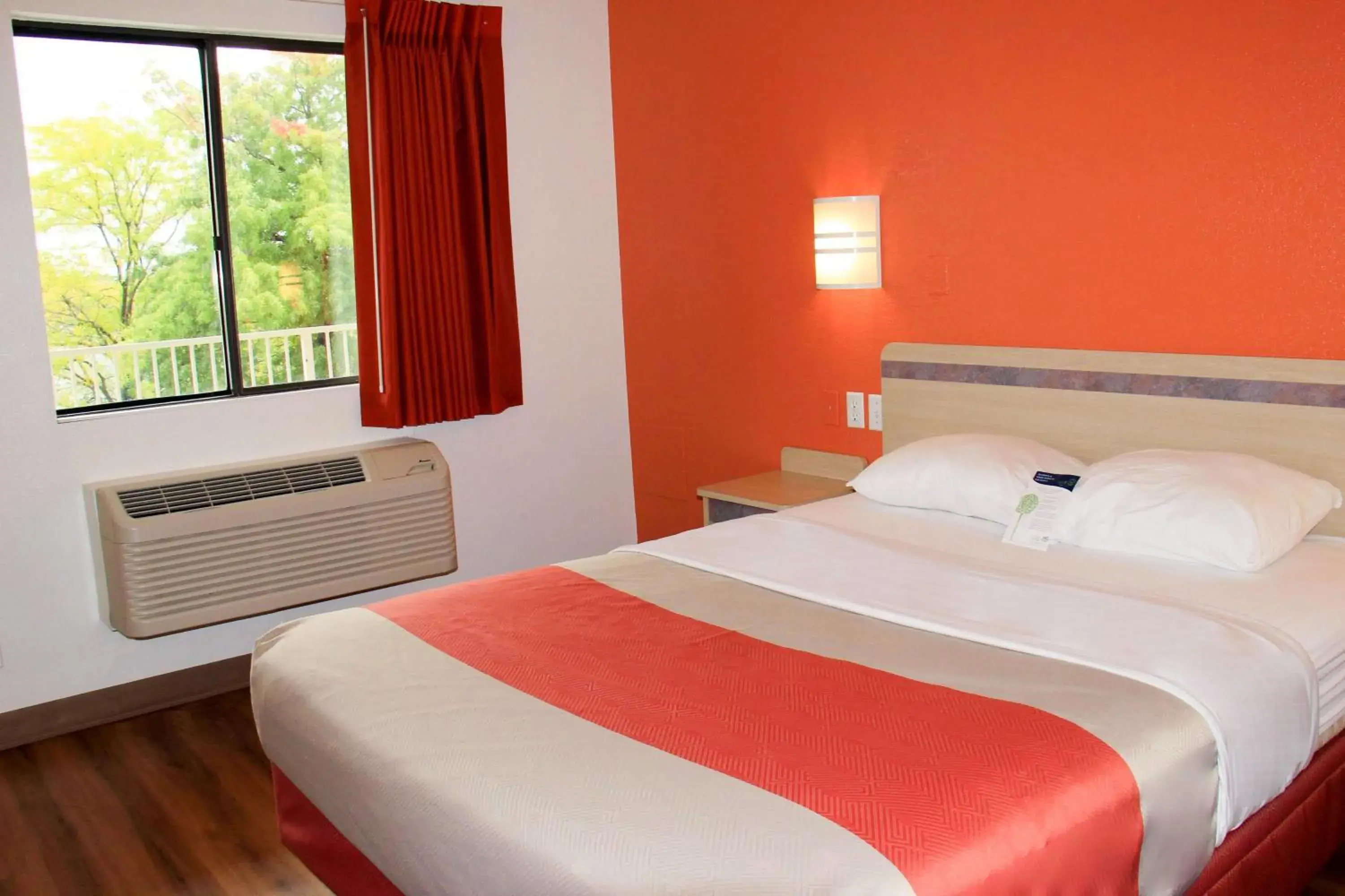 Double Room - single occupancy - Disability Access - Non-Smoking in Motel 6-Enfield, CT - Hartford Double Room - single occupancy - Disability Access - Non-Smoking in Motel 6-Enfield, CT - Hartford