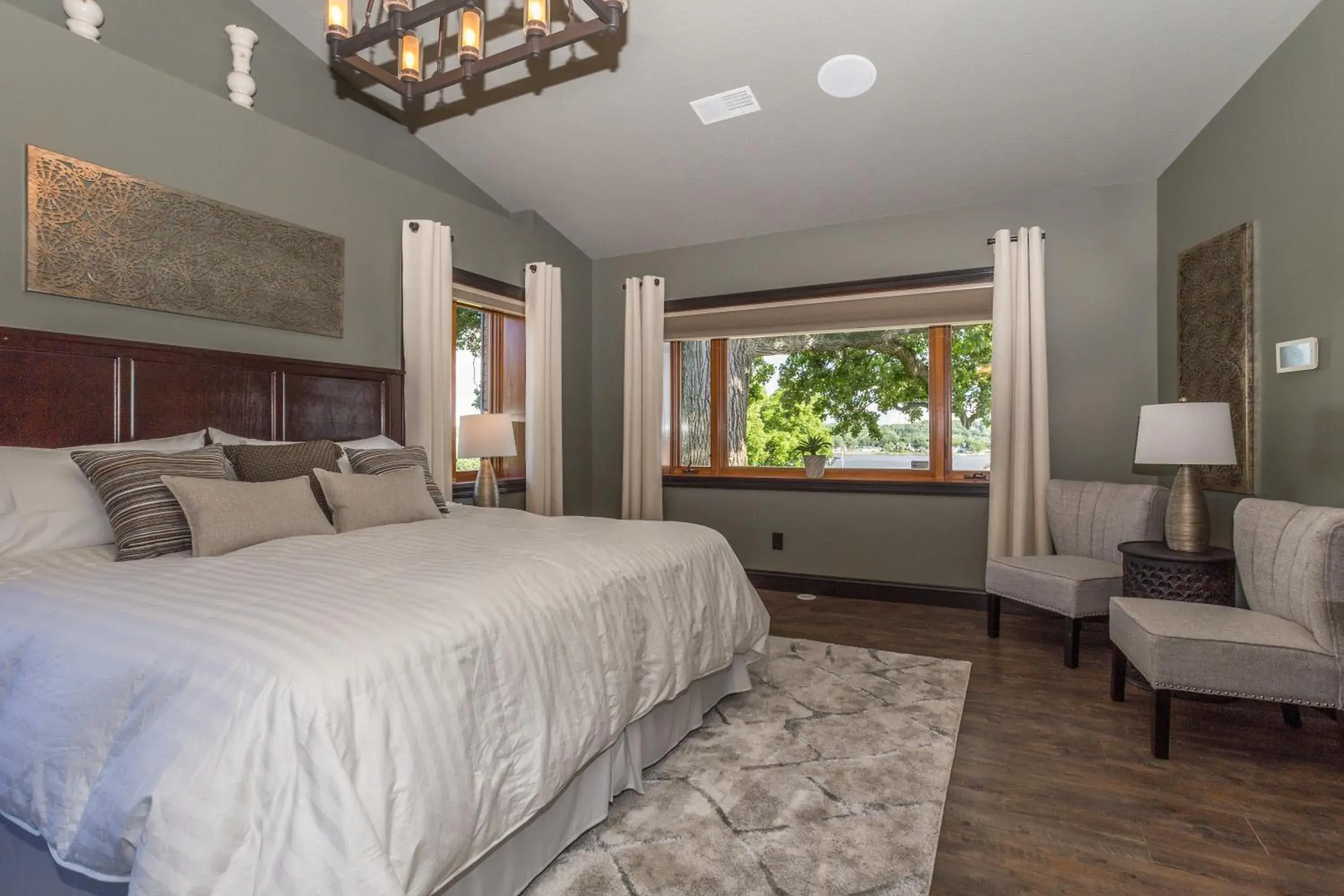 Two-Bedroom Suite in River View Lodge Two-Bedroom Suite in River View Lodge