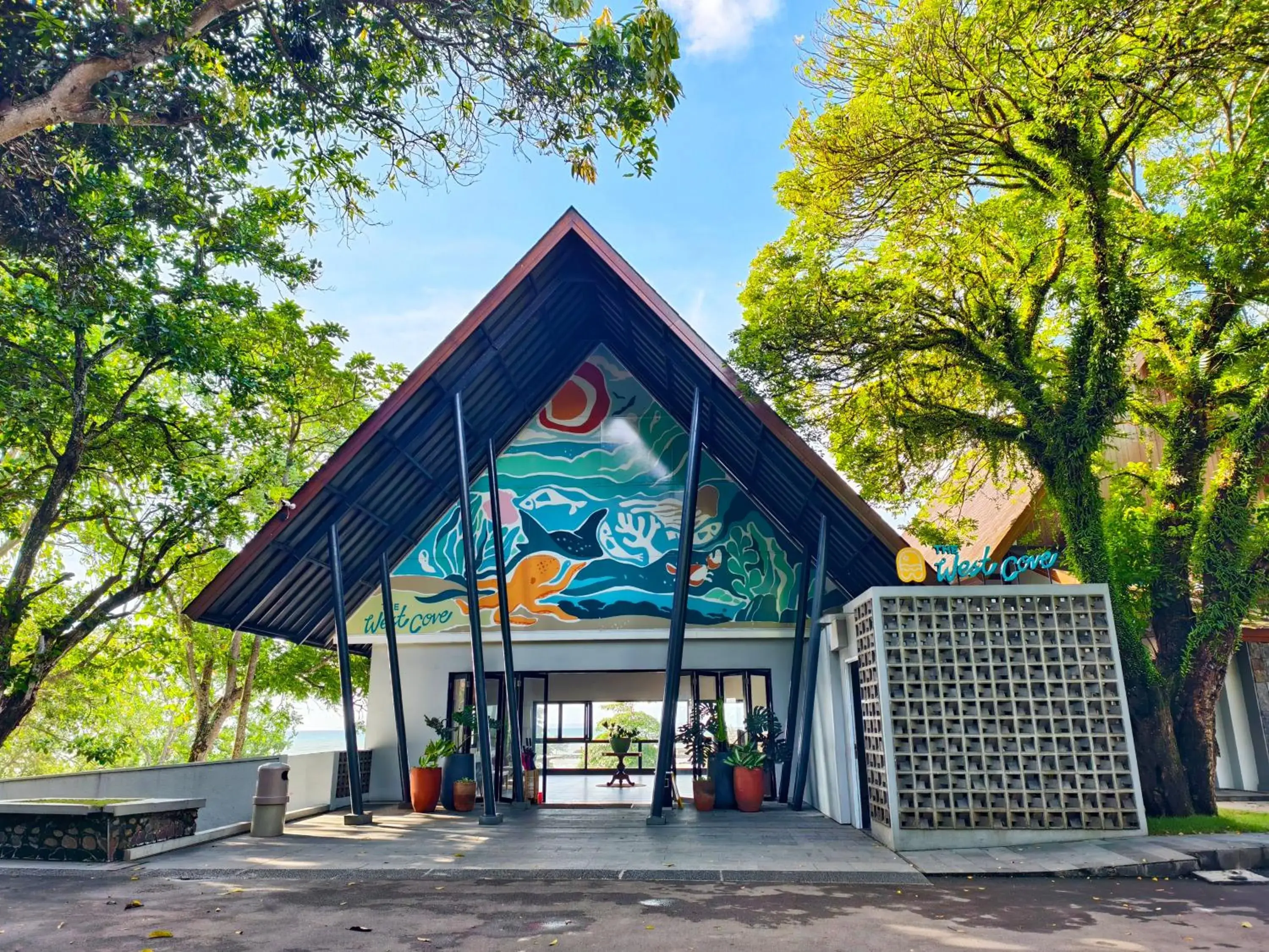 The West Cove Hotel The West Cove Hotel