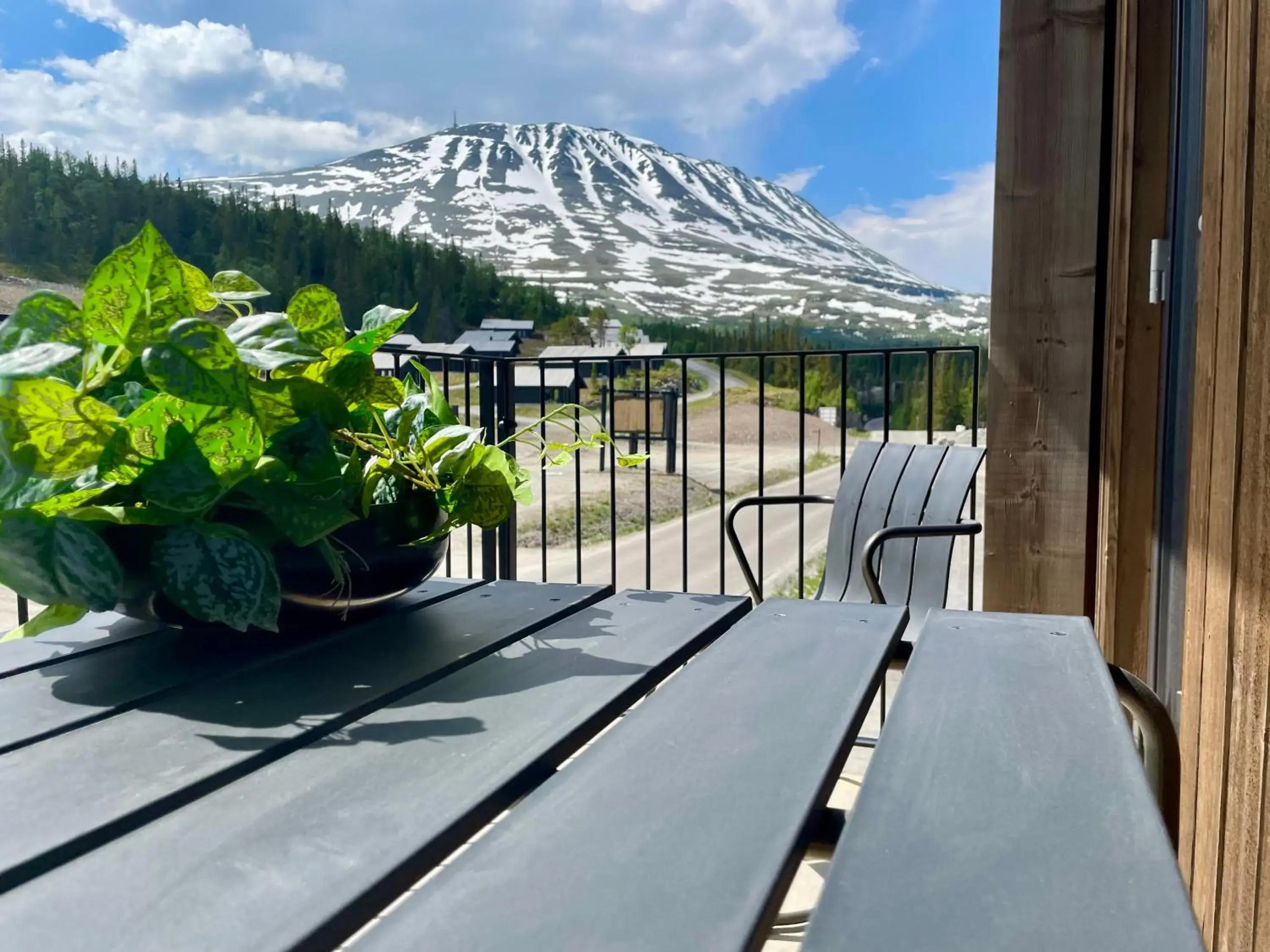 Apartment with Balcony in Gausta View Apartment with Balcony in Gausta View