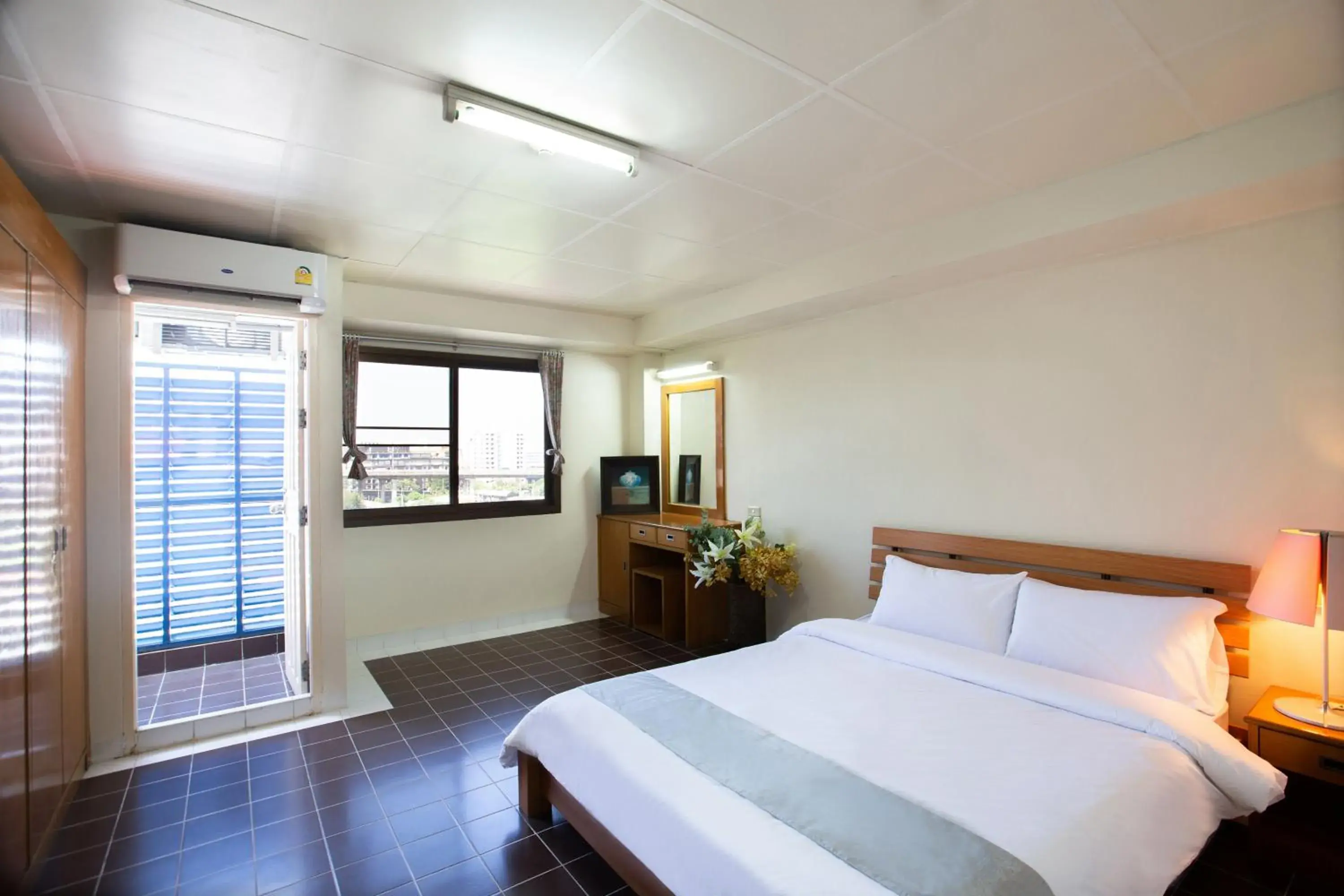 Deluxe Room in D haus Ngamwongwan Residence Deluxe Room in D haus Ngamwongwan Residence