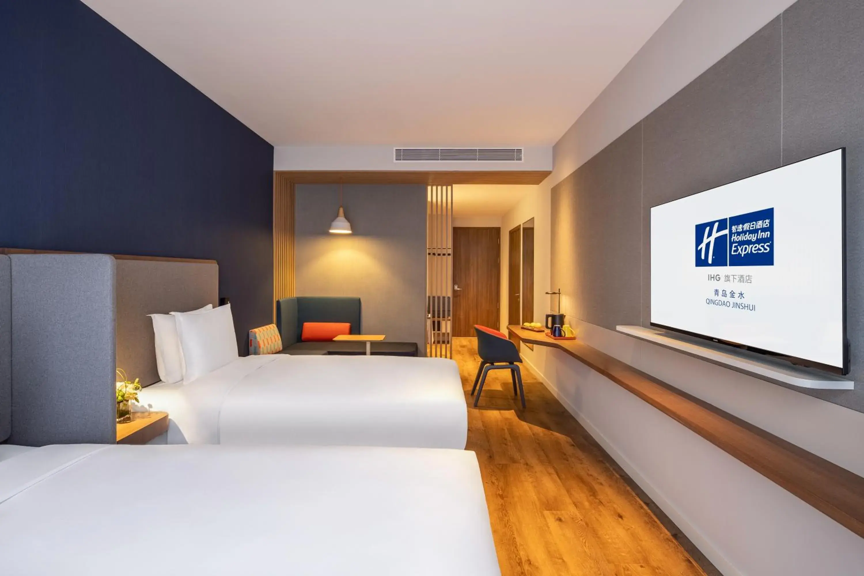 Standard Twin Room with City View in Holiday Inn Express Qingdao Jinshui by IHG Standard Twin Room with City View in Holiday Inn Express Qingdao Jinshui by IHG