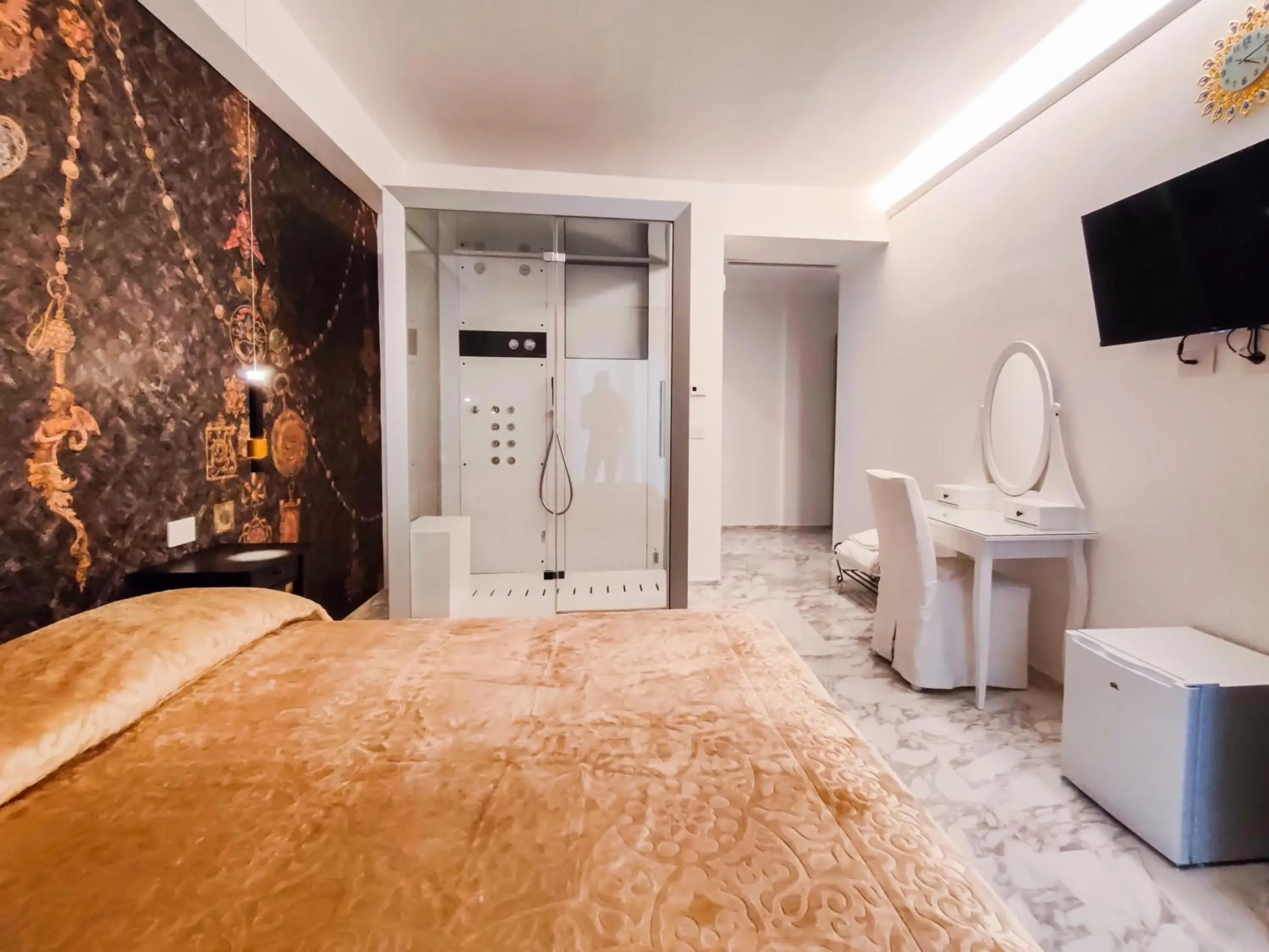 Deluxe Queen Room - single occupancy in Cubacalatafimi Rooms Deluxe Queen Room - single occupancy in Cubacalatafimi Rooms