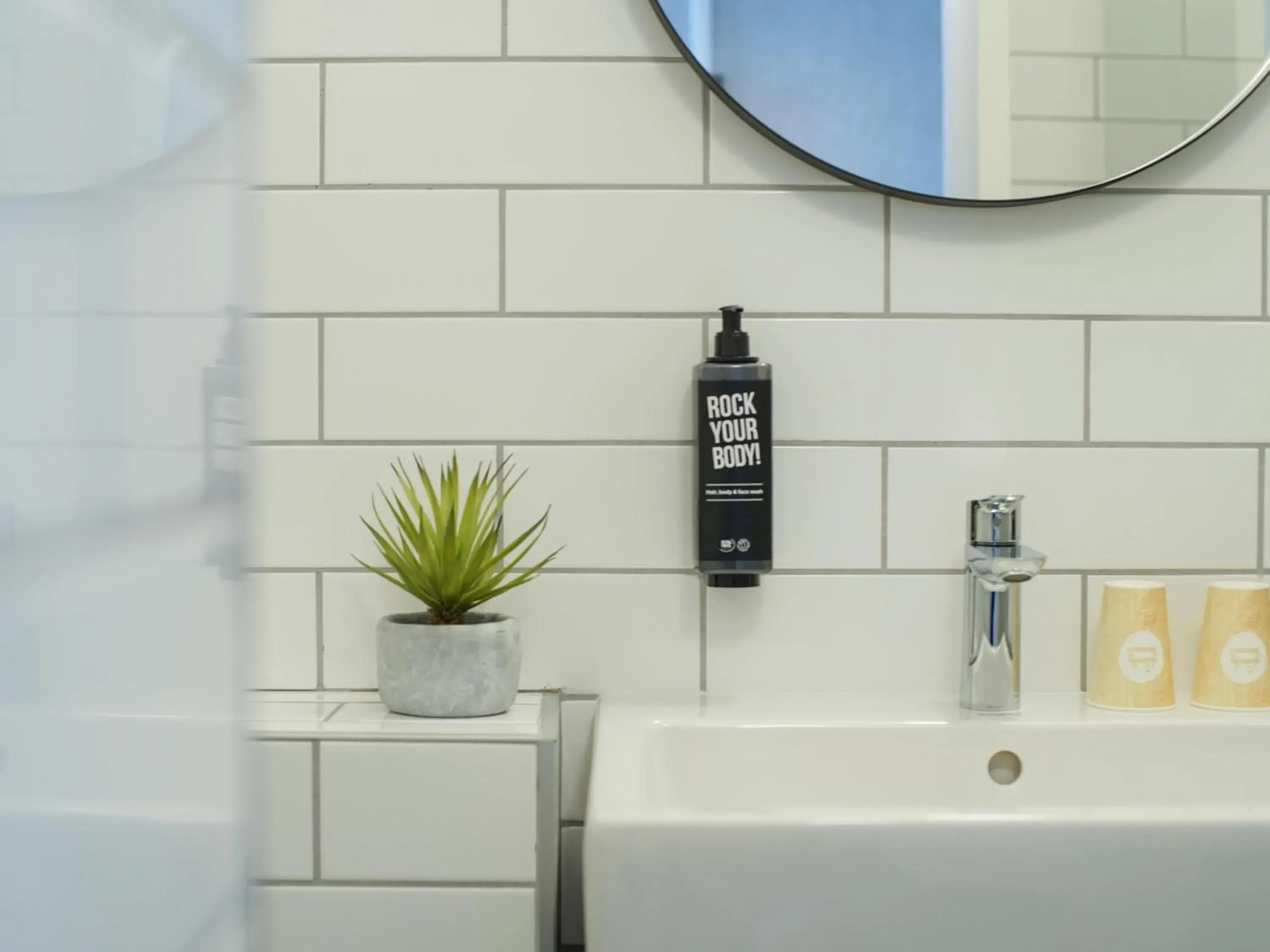 Standard Family Suite - Two Connecting Rooms in Ibis Tours Centre Giraudeau Standard Family Suite - Two Connecting Rooms in Ibis Tours Centre Giraudeau