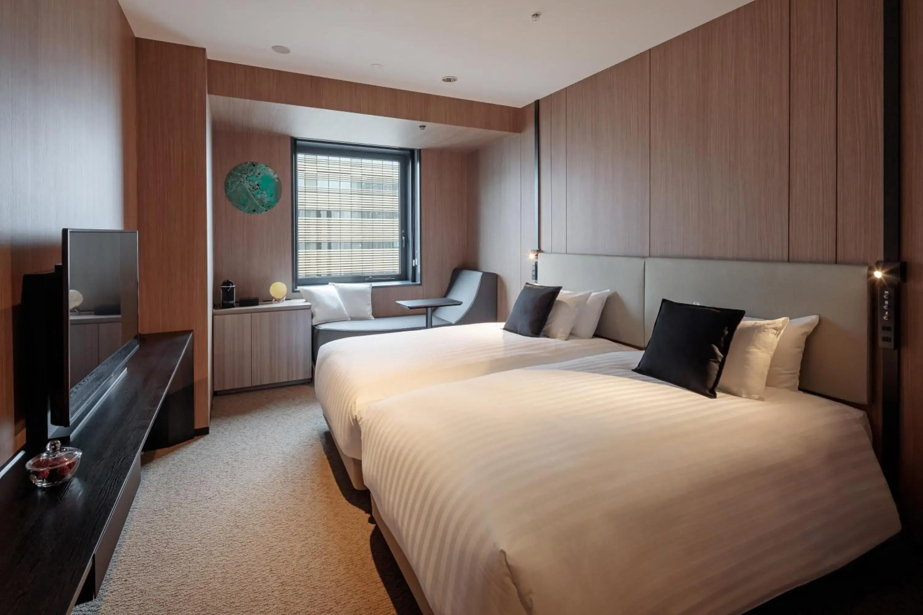 Moderate Twin Room - Premium Floor in Yokohama Tokyu REI Hotel Moderate Twin Room - Premium Floor in Yokohama Tokyu REI Hotel