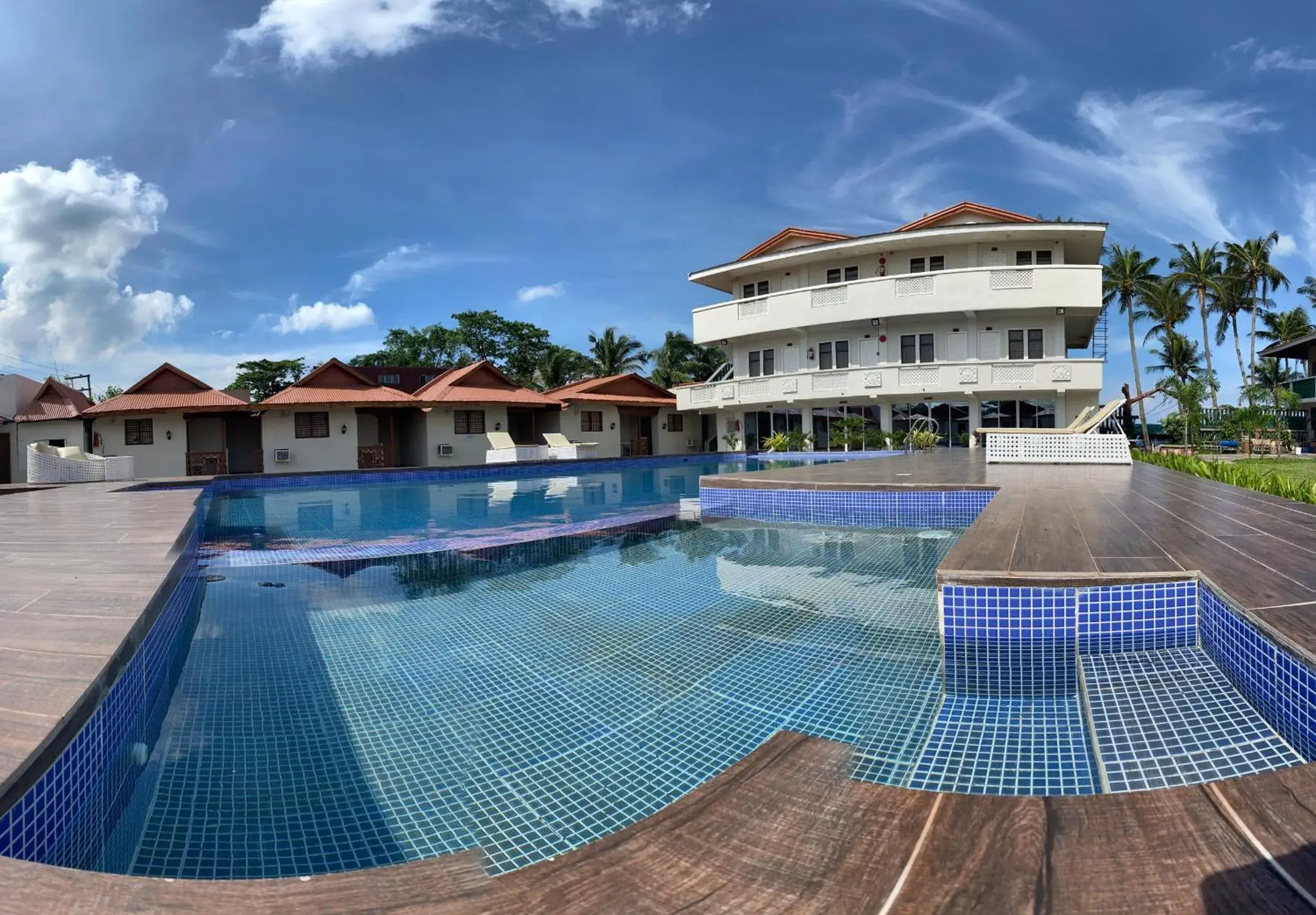 Shoreland Beach Resort by Cocotel Shoreland Beach Resort by Cocotel