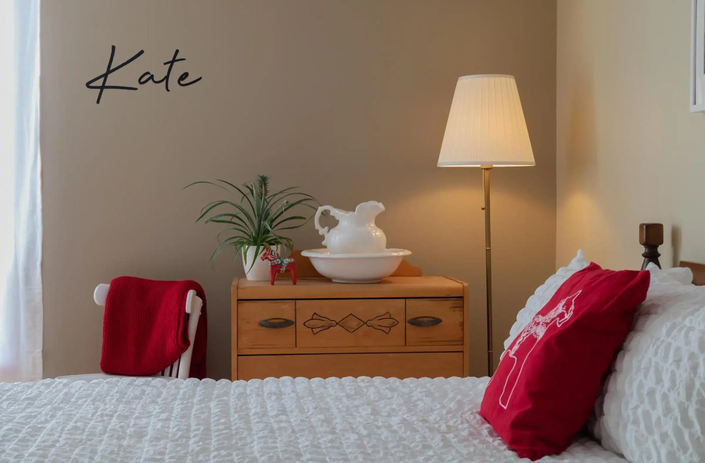 Deluxe Queen Room - single occupancy in Auberge & Campagne Deluxe Queen Room - single occupancy in Auberge & Campagne