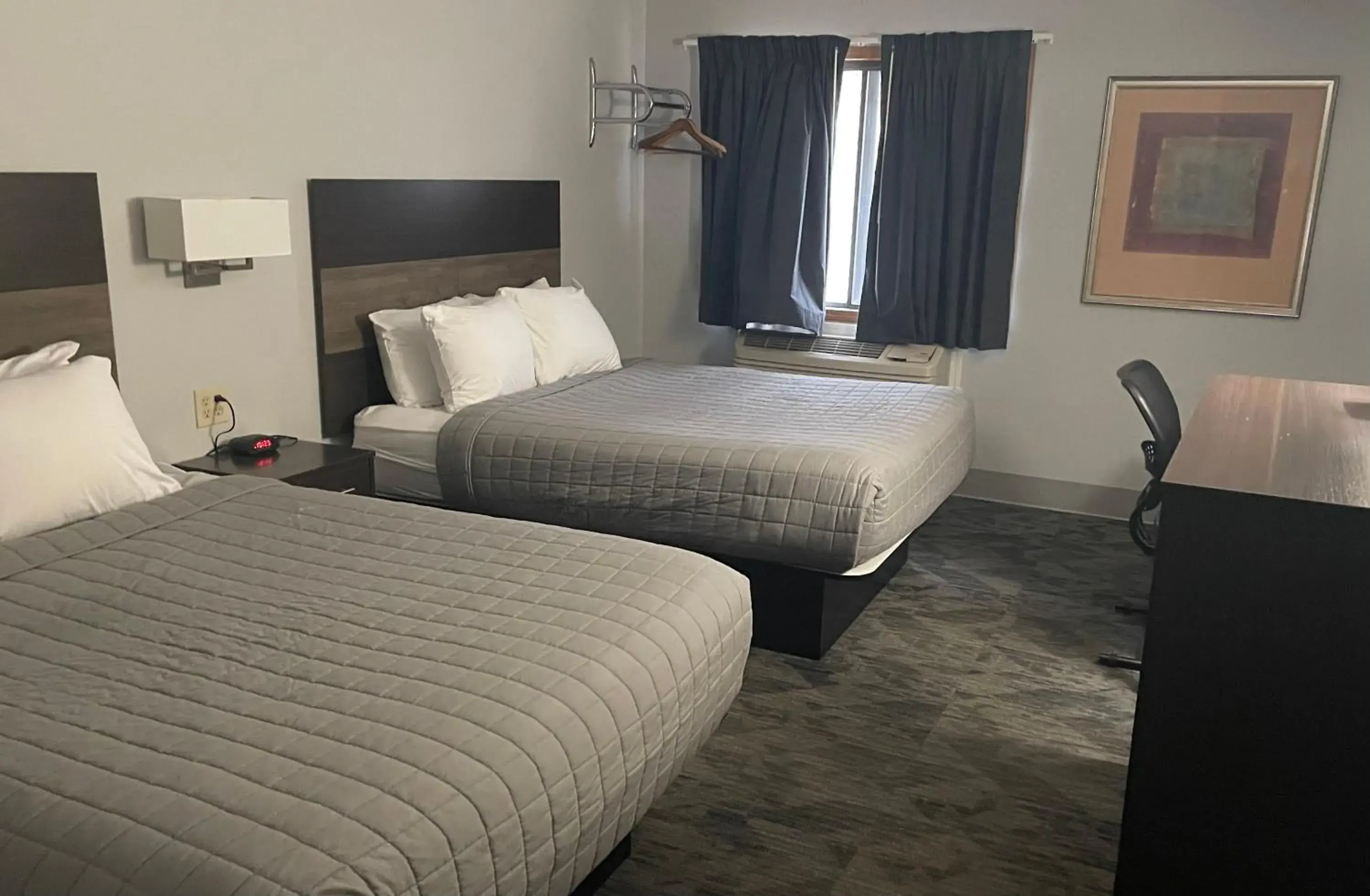 Queen Room with Two Queen Beds - Non-Smoking in Travelodge by Wyndham Lincoln South Queen Room with Two Queen Beds - Non-Smoking in Travelodge by Wyndham Lincoln South