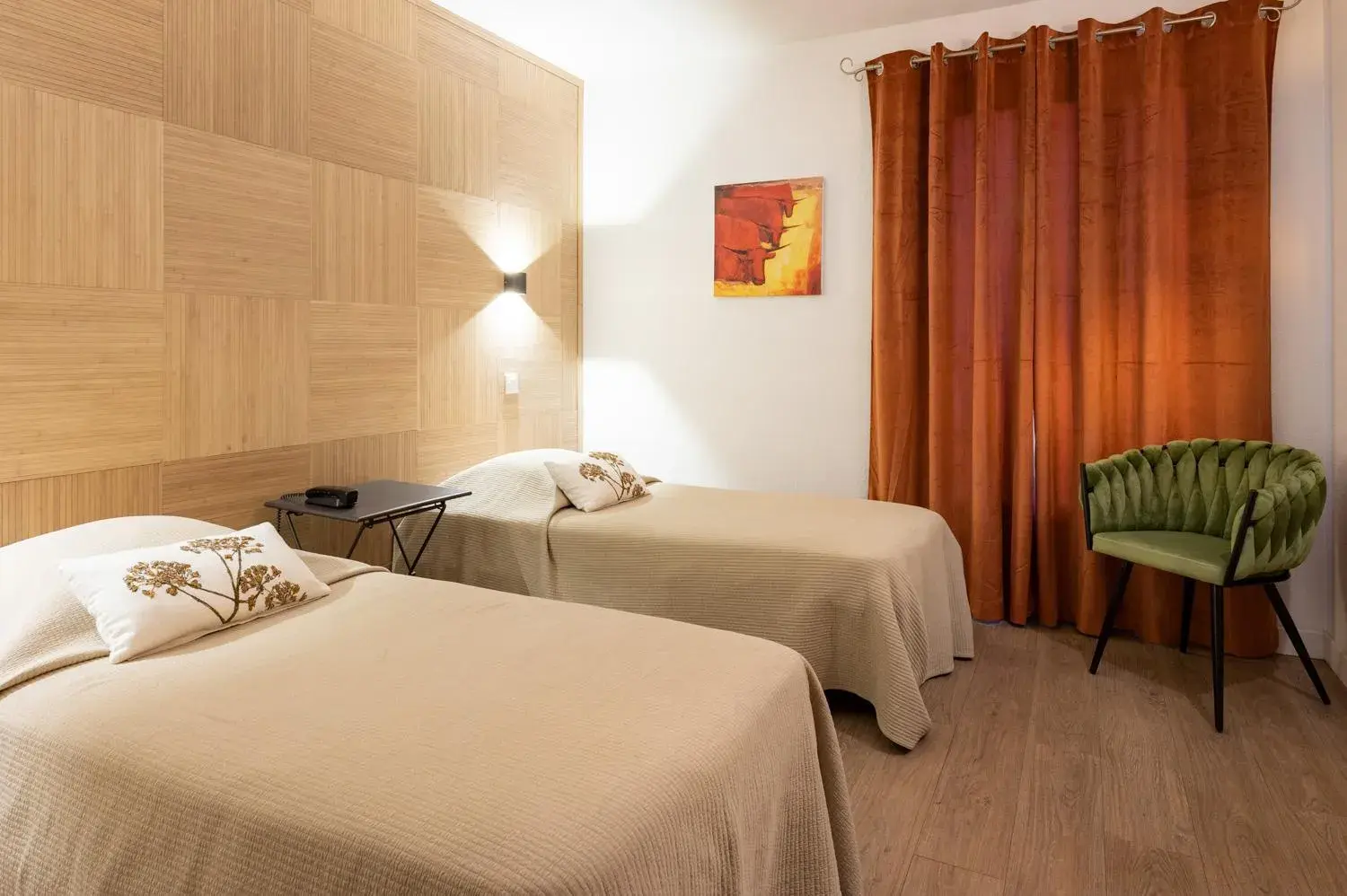 Twin Room in Hôtel l'Amandière Twin Room in Hôtel l'Amandière