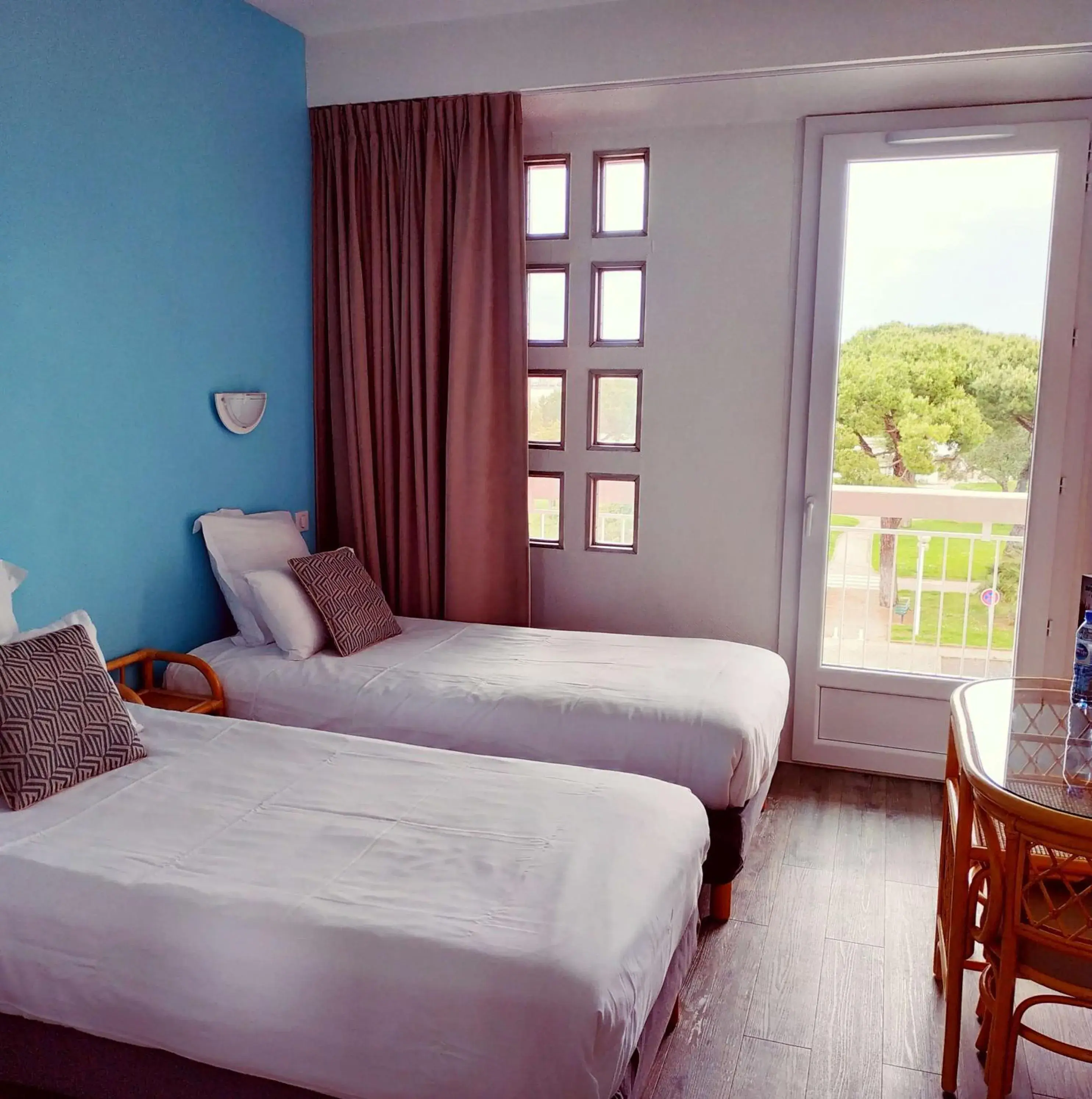 Twin Room with Sea View in Brit Hotel Hermitage Twin Room with Sea View in Brit Hotel Hermitage