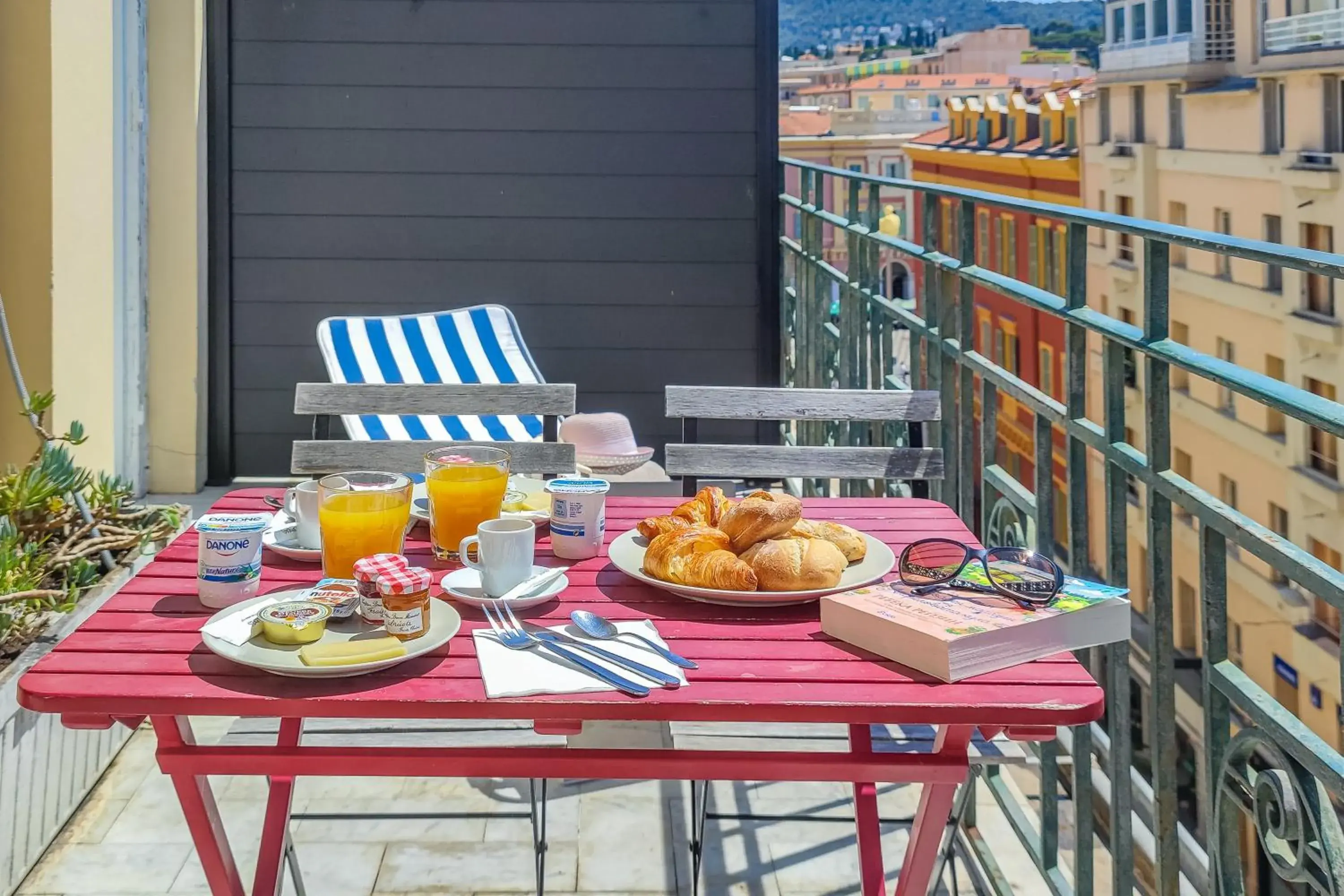 Junior Suite with Terrace - Top Floor in Aparthotel AMMI Nice Massena - ex Ajoupa Junior Suite with Terrace - Top Floor in Aparthotel AMMI Nice Massena - ex Ajoupa