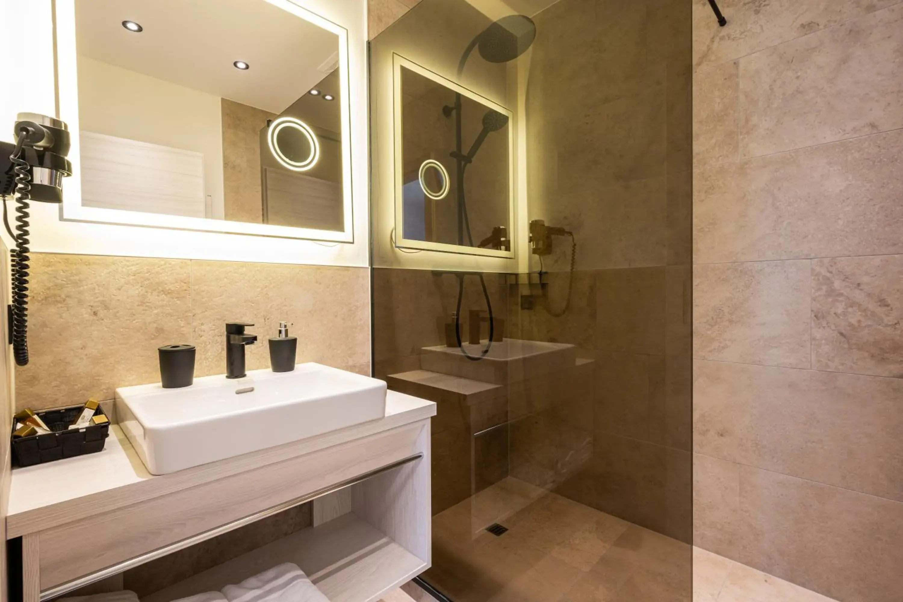 Family Suite in Hotel Villa Flora Family Suite in Hotel Villa Flora