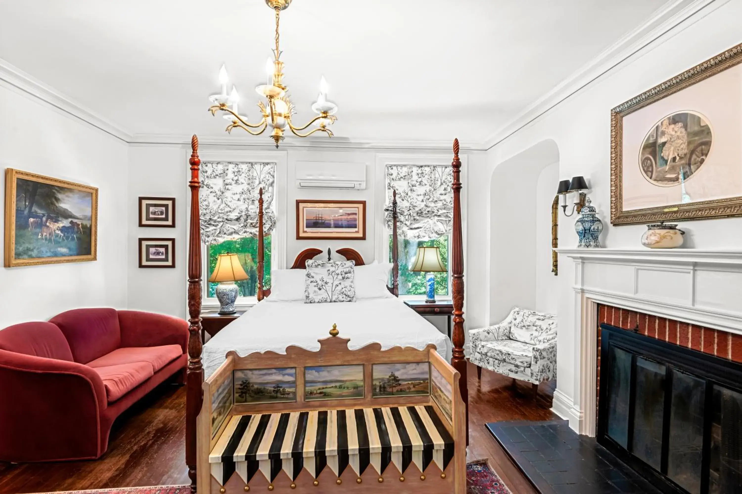 Deluxe Junior Suite in Benn Conger Inn Deluxe Junior Suite in Benn Conger Inn