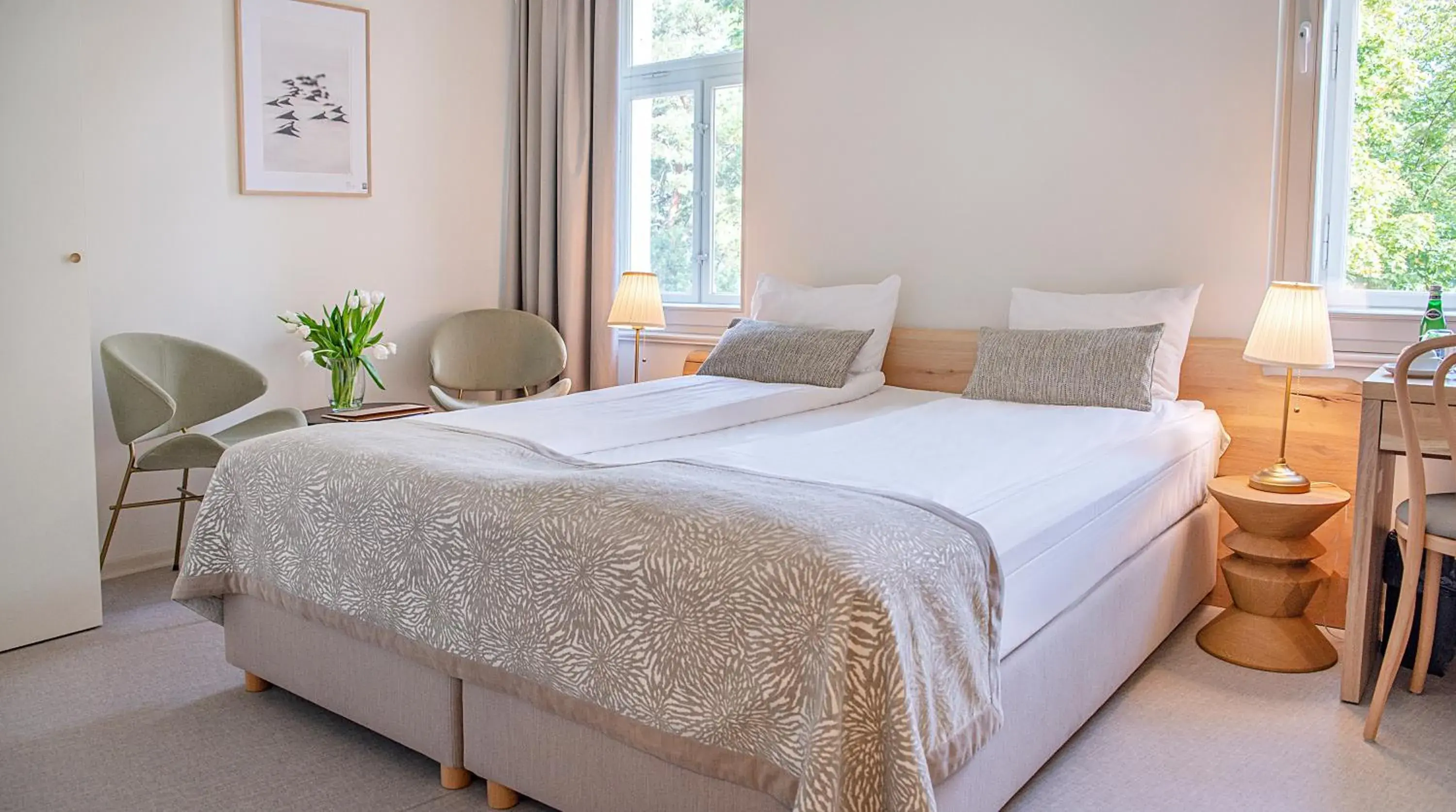 Deluxe Double or Twin Room in Dom Zdrojowy Deluxe Double or Twin Room in Dom Zdrojowy