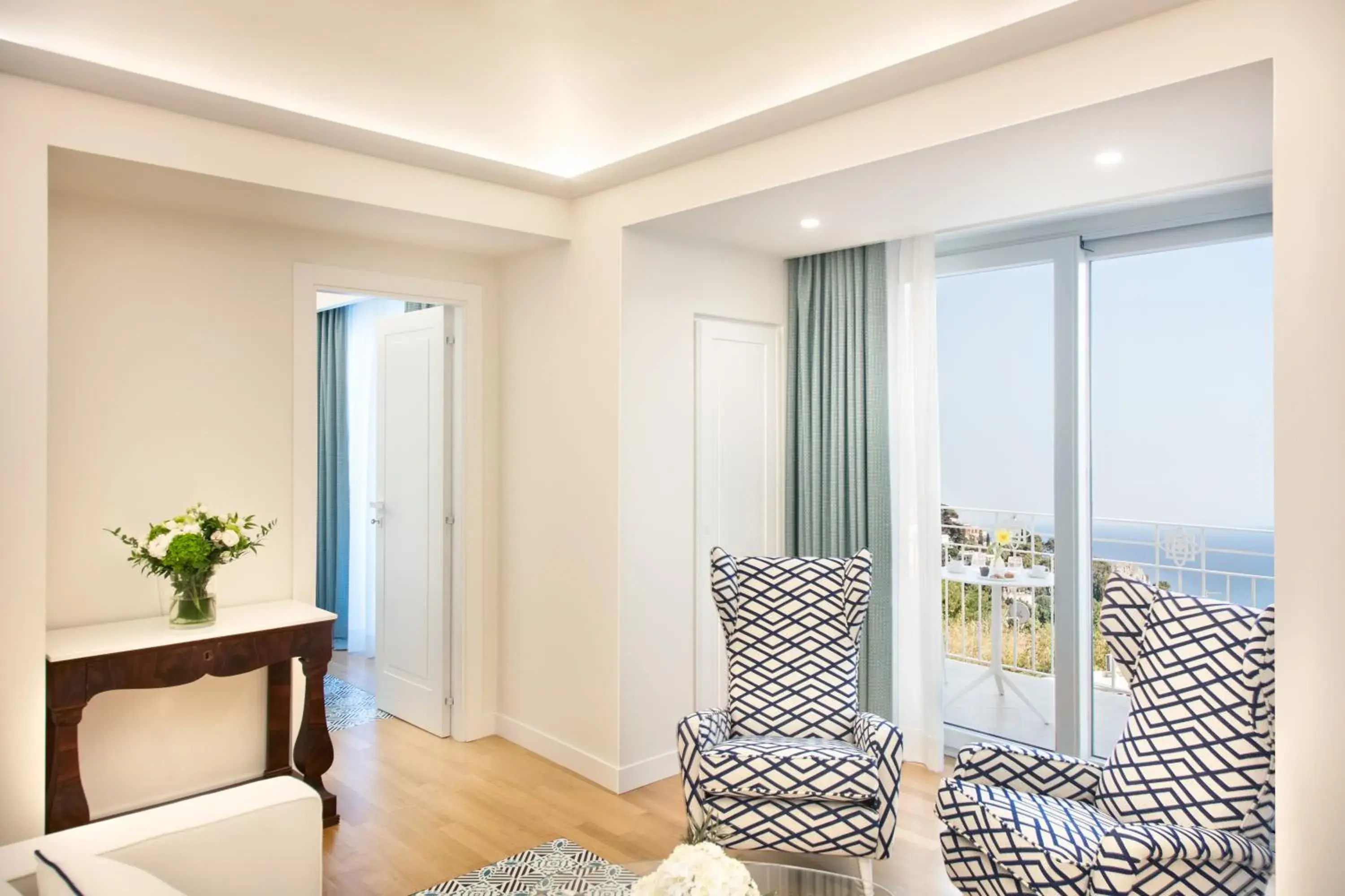 Deluxe Suite with Sea View in Pazziella Garden & Suites Deluxe Suite with Sea View in Pazziella Garden & Suites