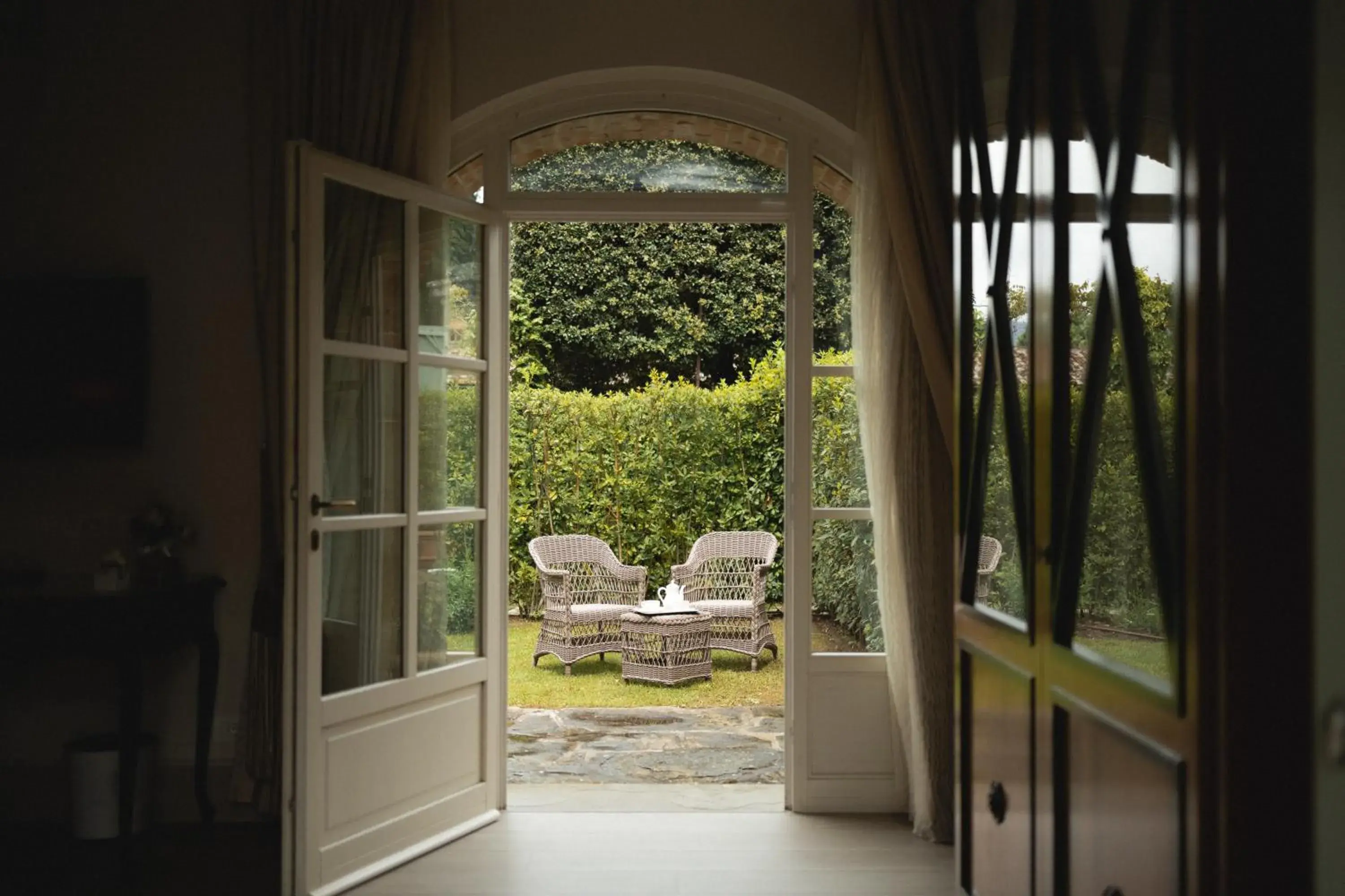 Junior Suite with Garden View in Villa di Piazzano - Small Luxury Hotels of the World Junior Suite with Garden View in Villa di Piazzano - Small Luxury Hotels of the World