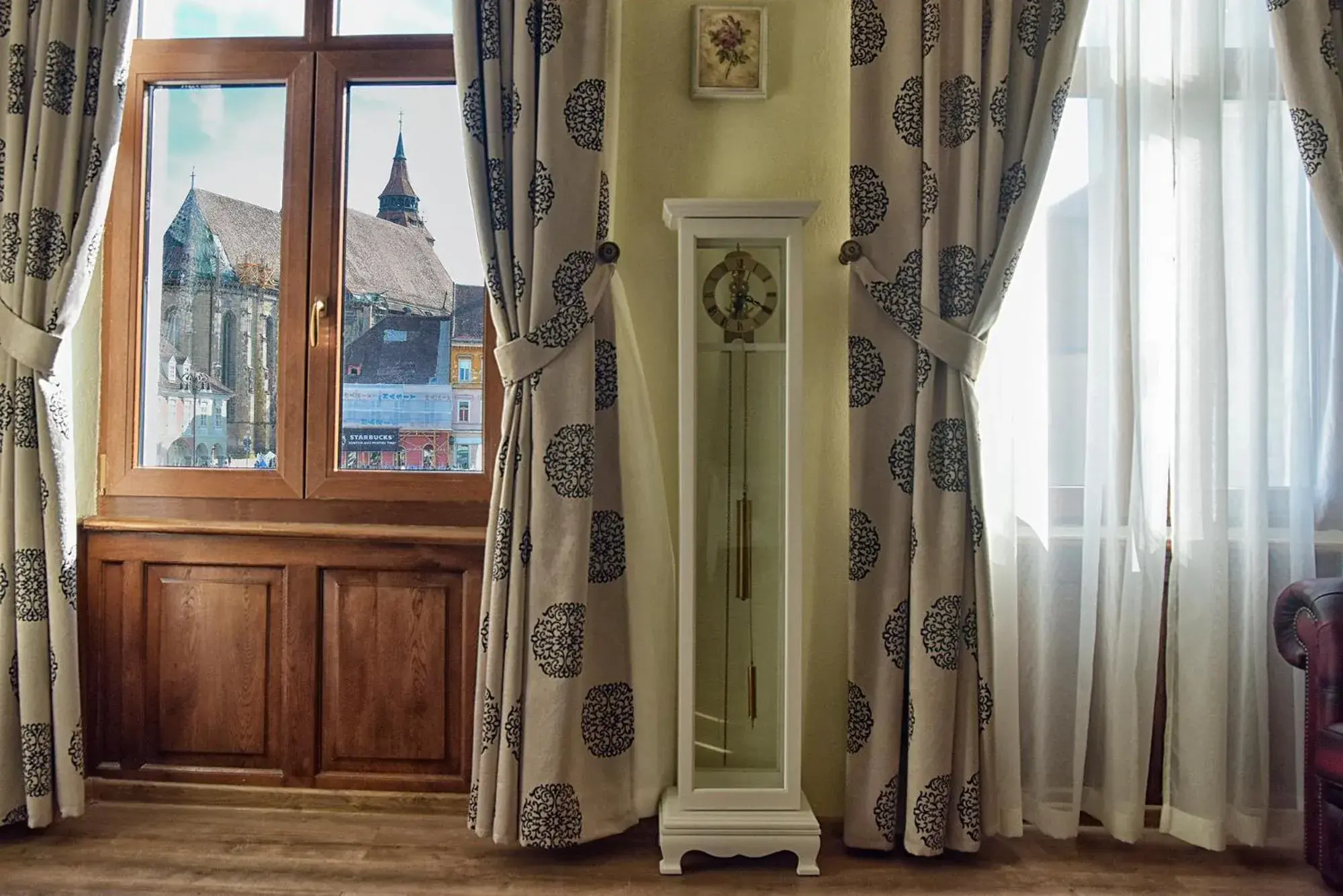 Deluxe Apartment With Central Square View in La Maisonnette Deluxe Apartment With Central Square View in La Maisonnette