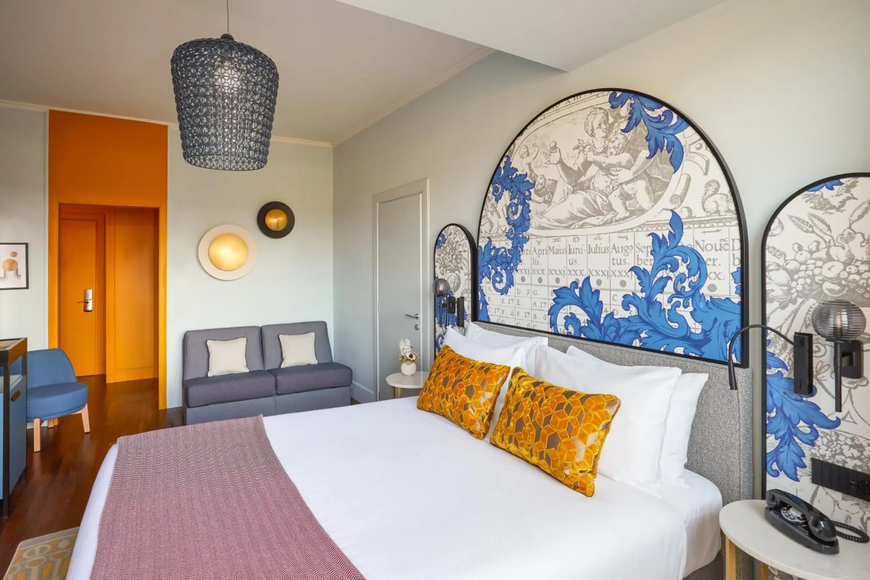 Premium King Room with Sofa Bed in Hotel Indigo Florence by IHG Premium King Room with Sofa Bed in Hotel Indigo Florence by IHG