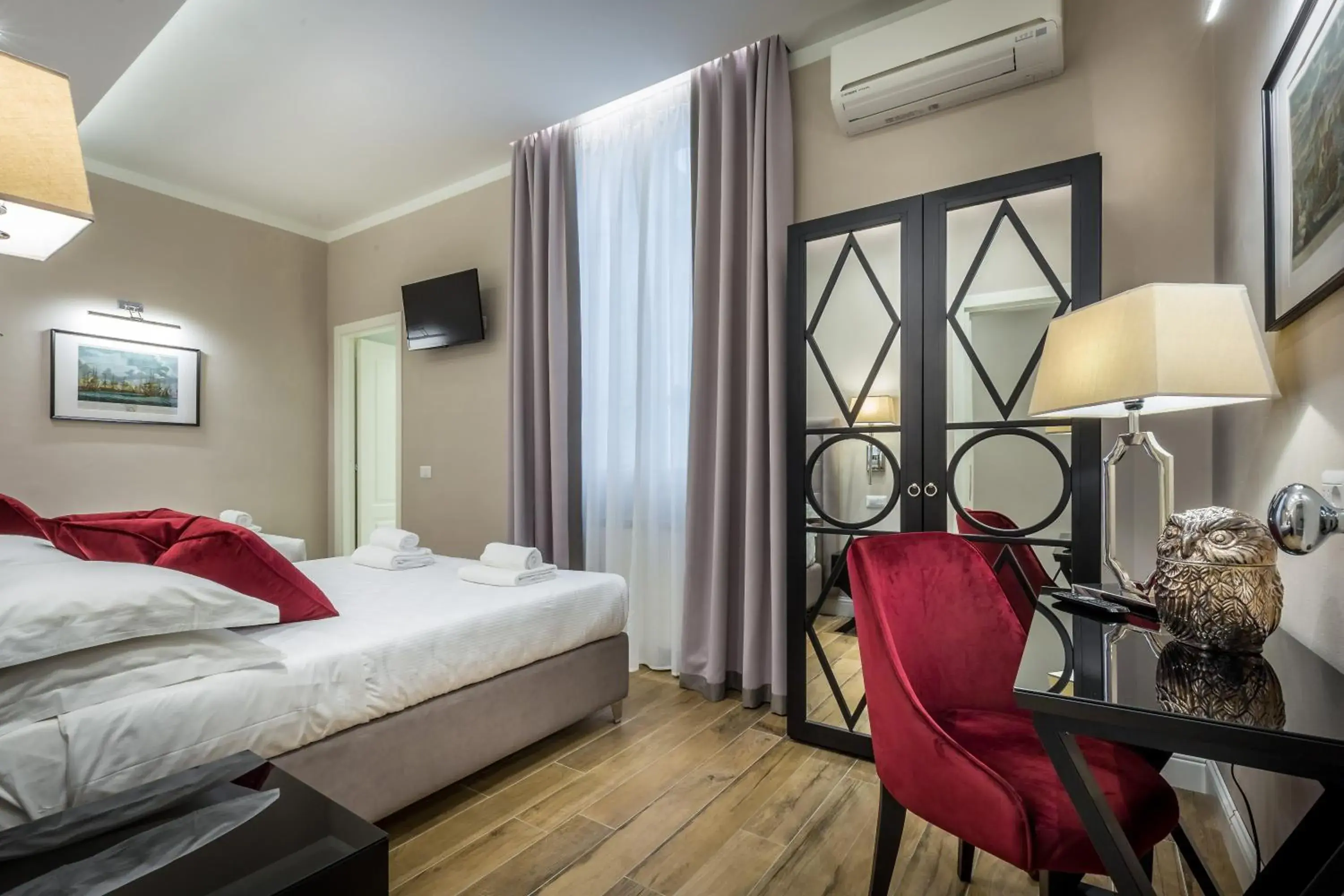 Triple Room in Hotel Emma Small Luxury Hotel Triple Room in Hotel Emma Small Luxury Hotel