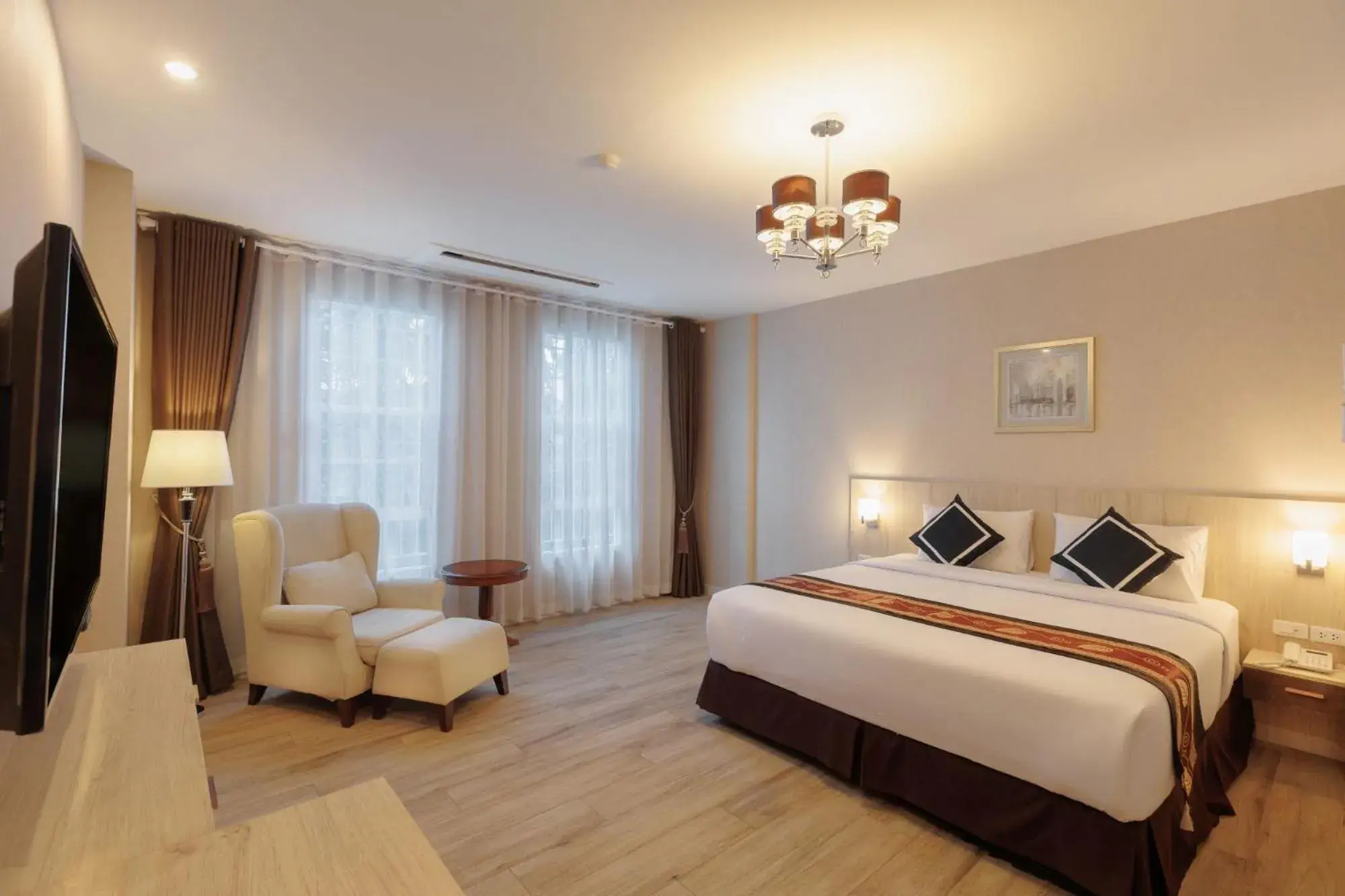 Deluxe Double Room in Le Cannes Hotel Deluxe Double Room in Le Cannes Hotel