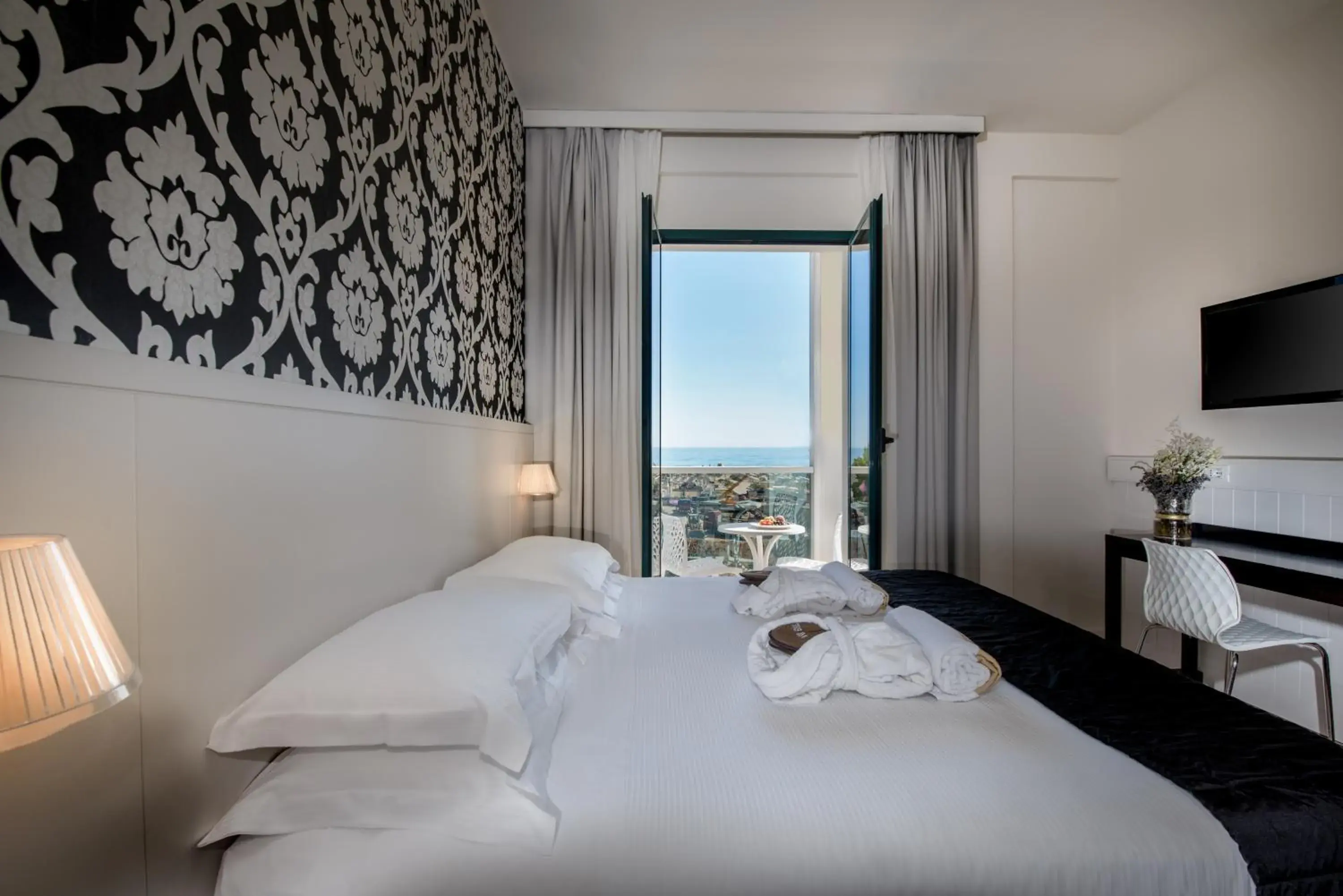 Superior Sea Front Room in Hotel Villa Rosa Riviera Superior Sea Front Room in Hotel Villa Rosa Riviera