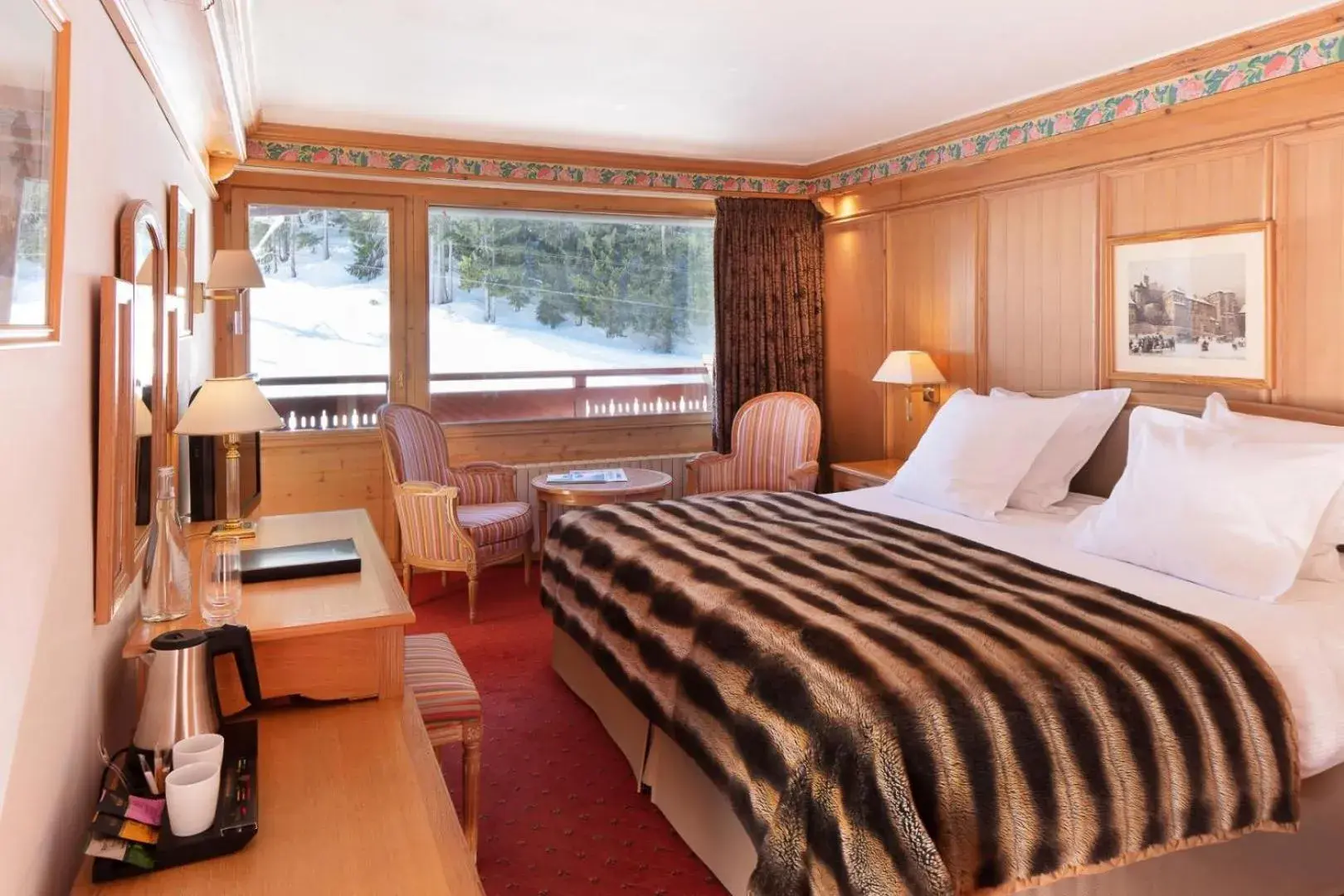 Classic Double Room with Ski slope view in Hotel Carlina Classic Double Room with Ski slope view in Hotel Carlina