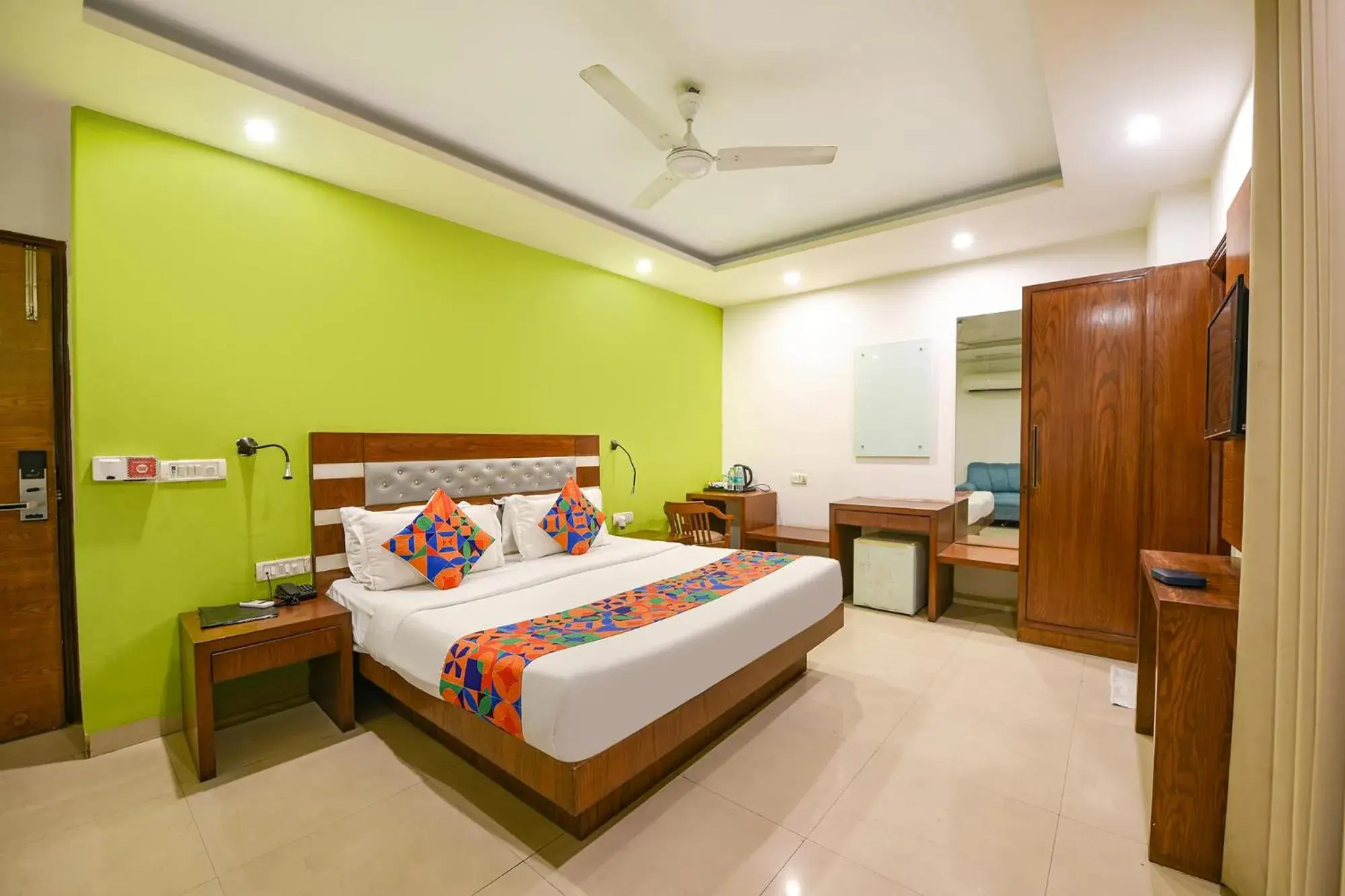 Superior Double Room - single occupancy in Treebo The Kings Plaza Superior Double Room - single occupancy in Treebo The Kings Plaza