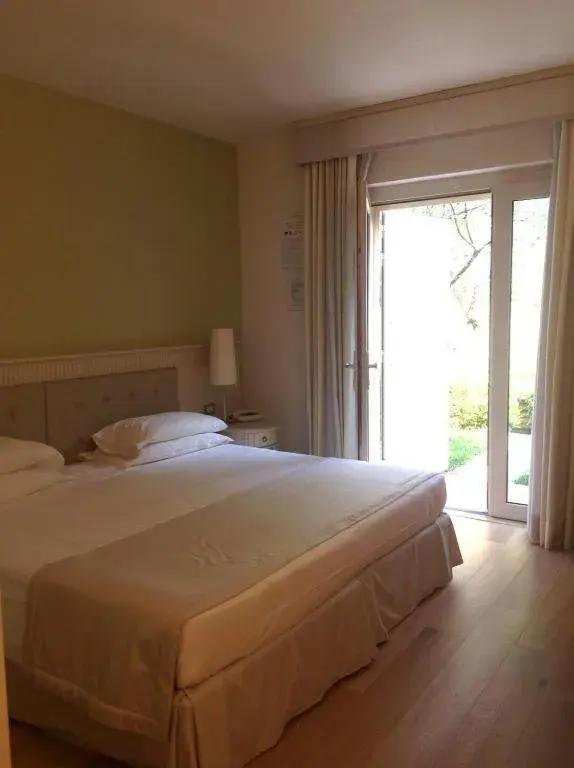 Double Room with Private Garden in Hotel Girifalco - Nature & Relax Double Room with Private Garden in Hotel Girifalco - Nature & Relax