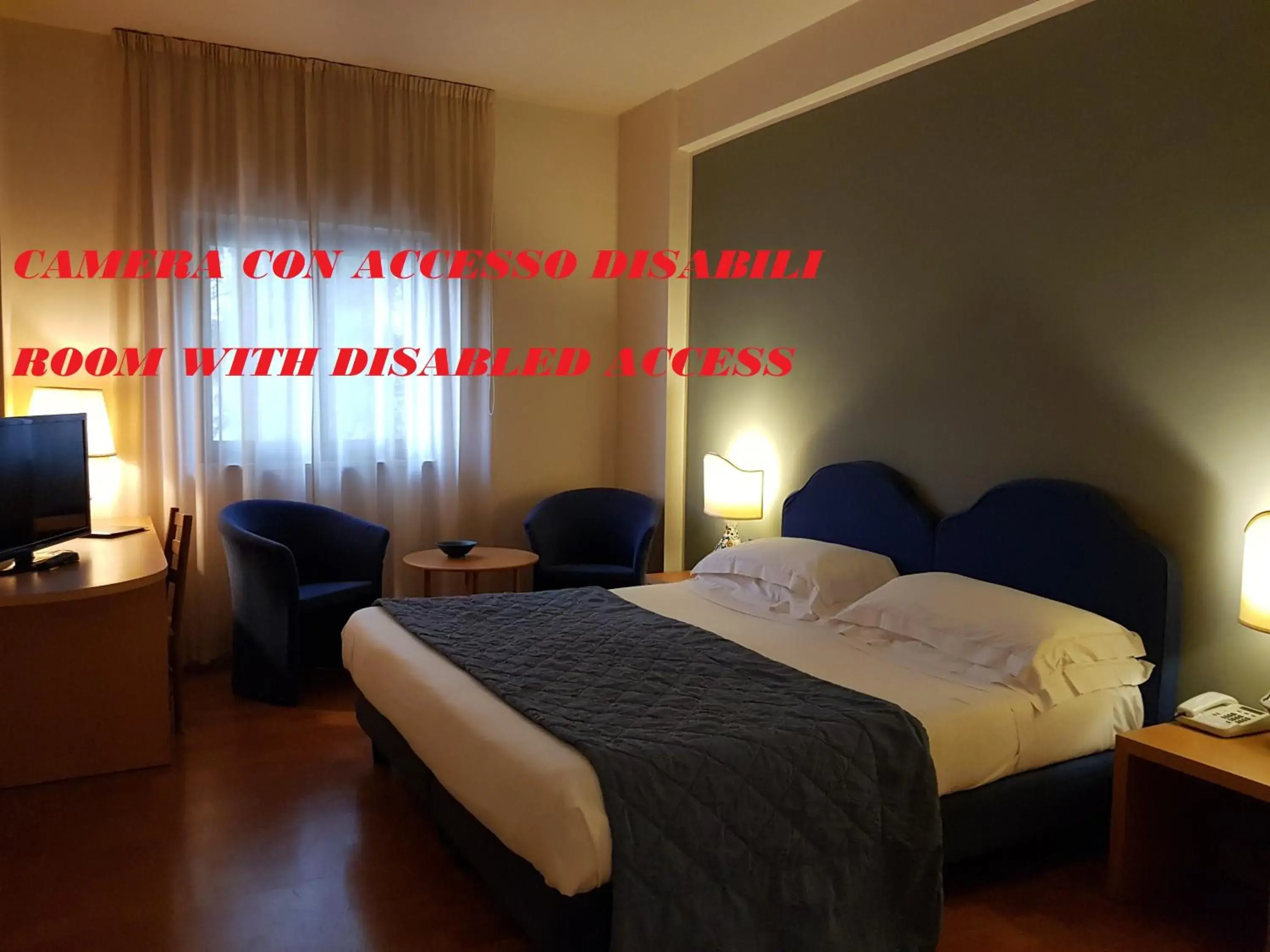 Double or Twin Room - single occupancy - Disability Access in Hotel dei Duchi Double or Twin Room - single occupancy - Disability Access in Hotel dei Duchi