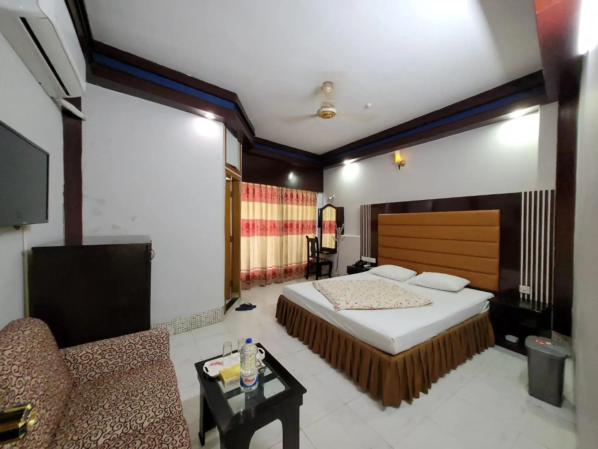 Deluxe Room - single occupancy in Hotel Sea World Cox's Bazar Deluxe Room - single occupancy in Hotel Sea World Cox's Bazar
