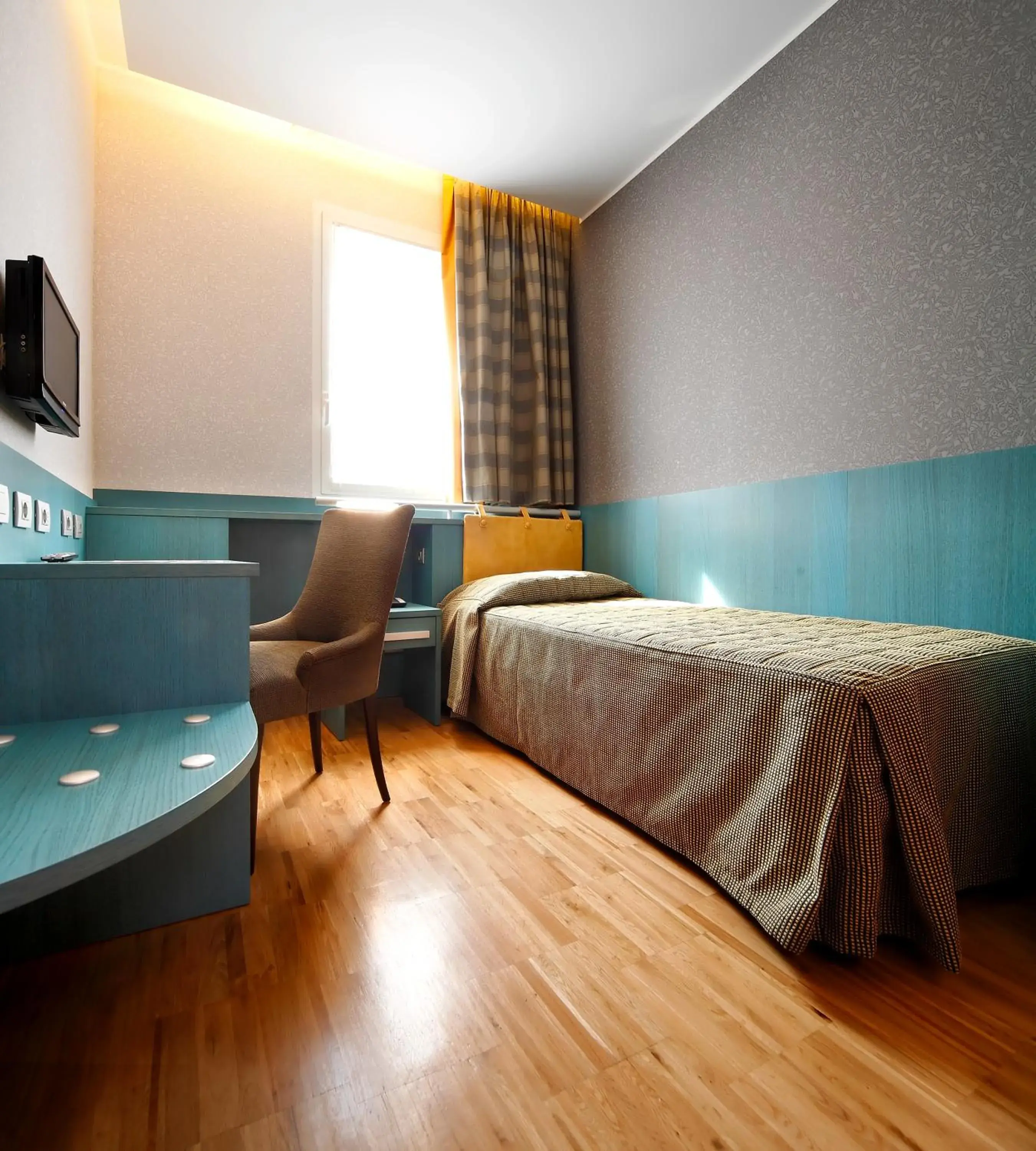 Single Room in Hotel Terminal Single Room in Hotel Terminal