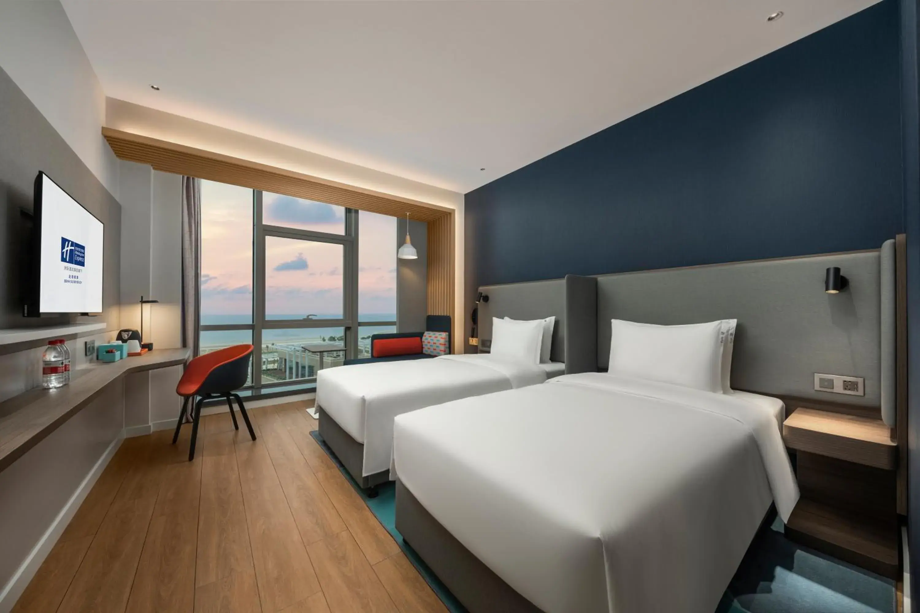 Standard Twin Room with Ocean View in Holiday Inn Express Beihai Silver Beach by IHG Standard Twin Room with Ocean View in Holiday Inn Express Beihai Silver Beach by IHG