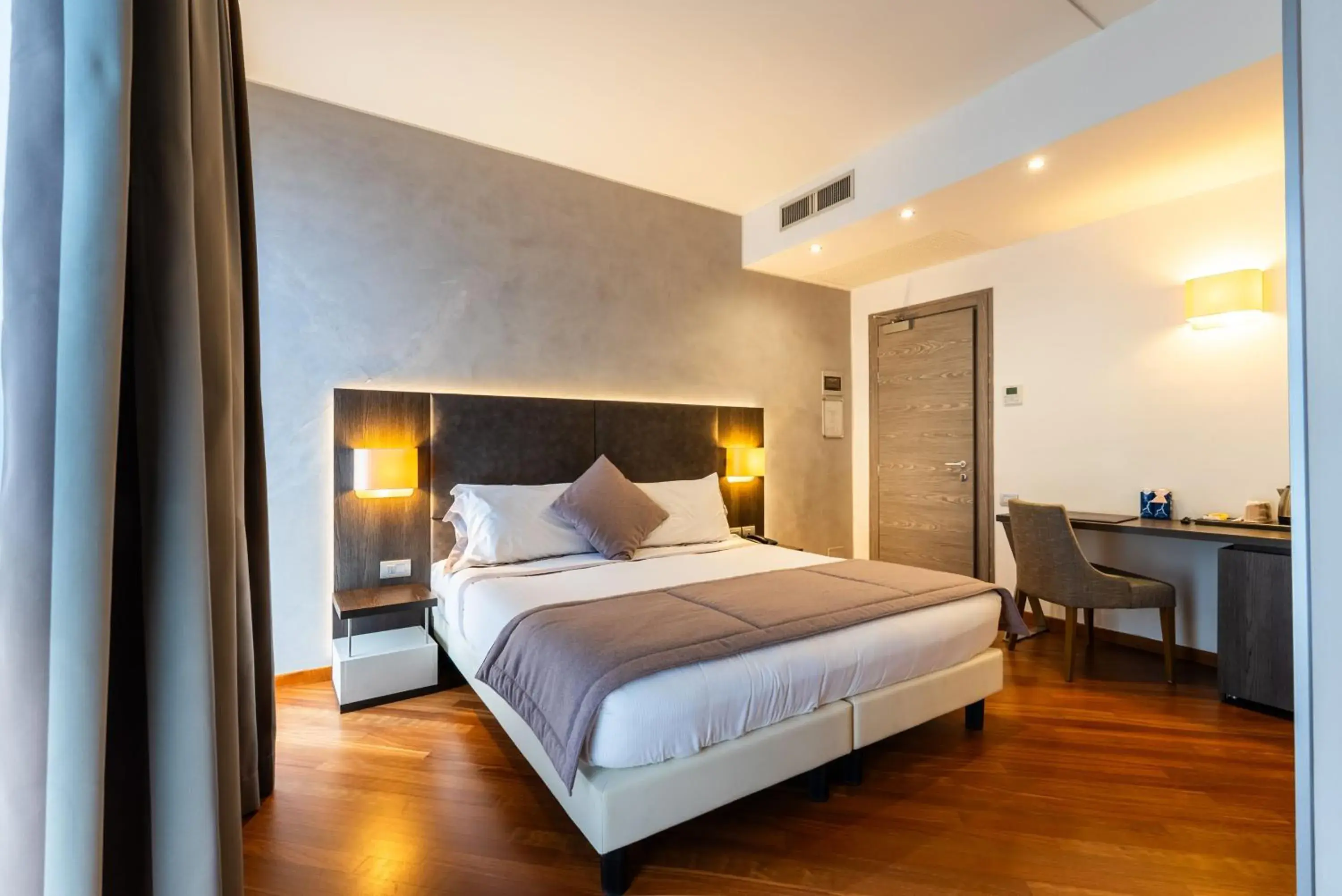 Superior Double or Twin Room - single occupancy in Hotel Como Superior Double or Twin Room - single occupancy in Hotel Como