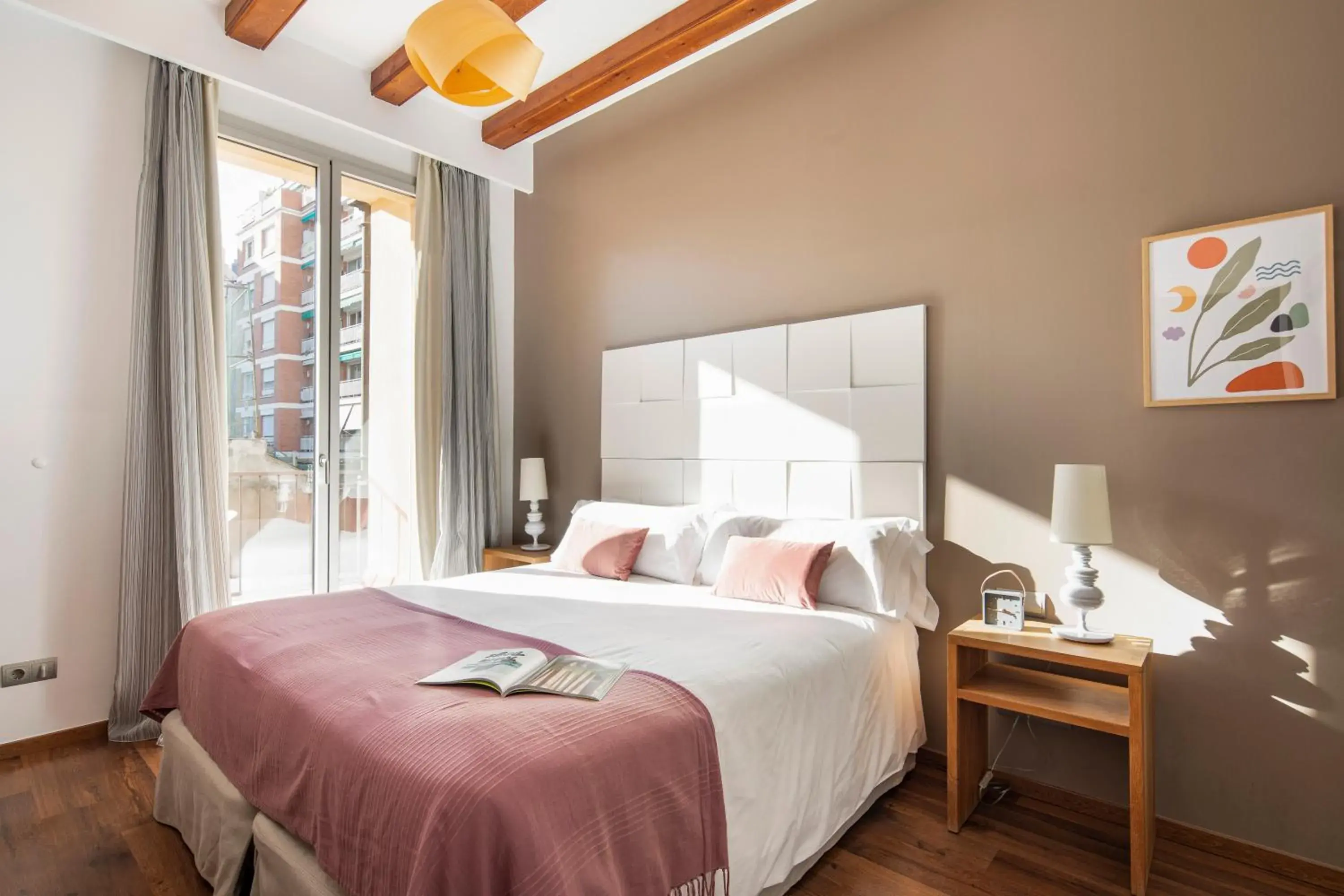 Three-Bedroom Apartment with Balcony in Aspasios Market Balconies Apartments Three-Bedroom Apartment with Balcony in Aspasios Market Balconies Apartments